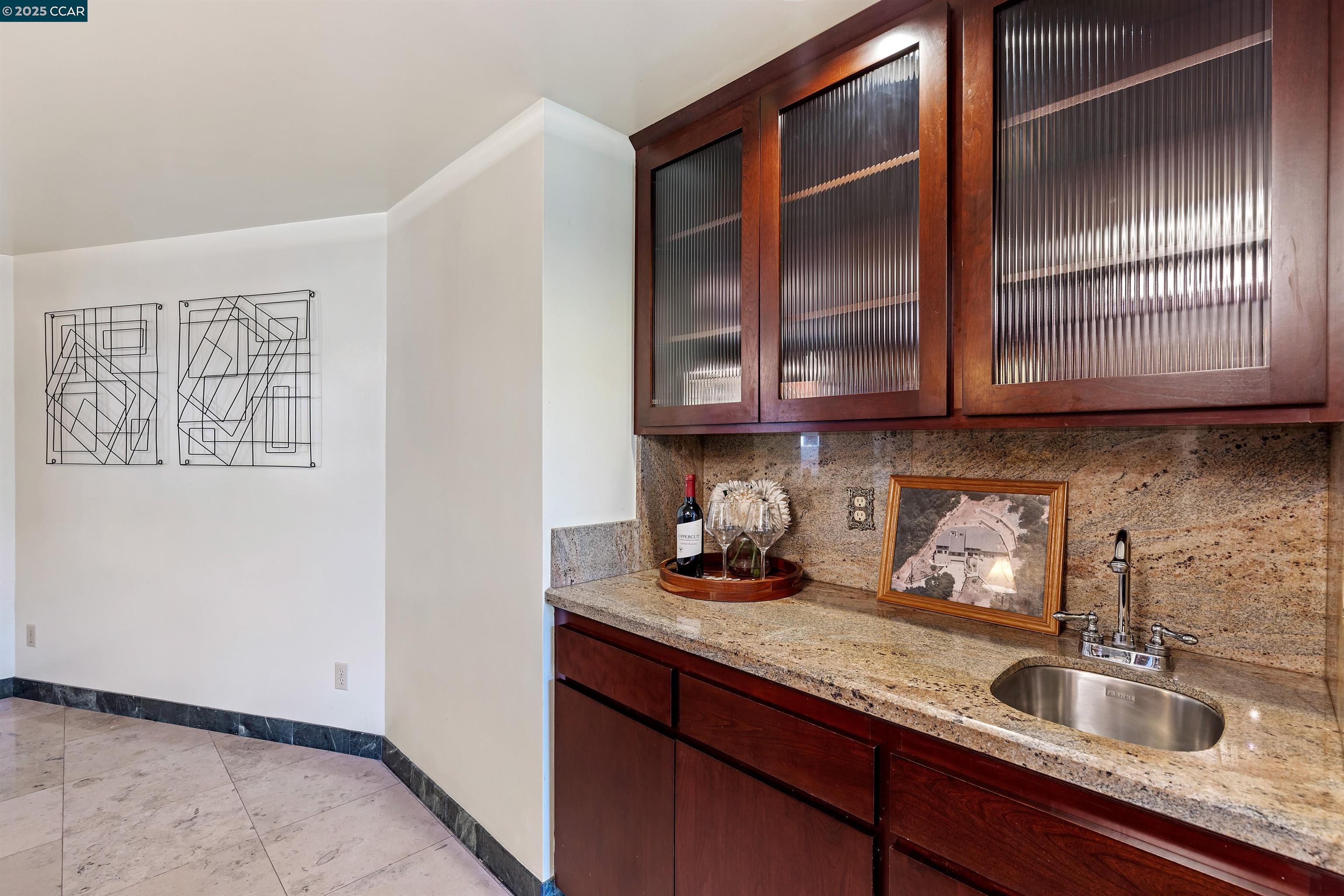 Detail Gallery Image 19 of 60 For 39 Mira Loma Rd, Orinda,  CA 94563 - 4 Beds | 3 Baths