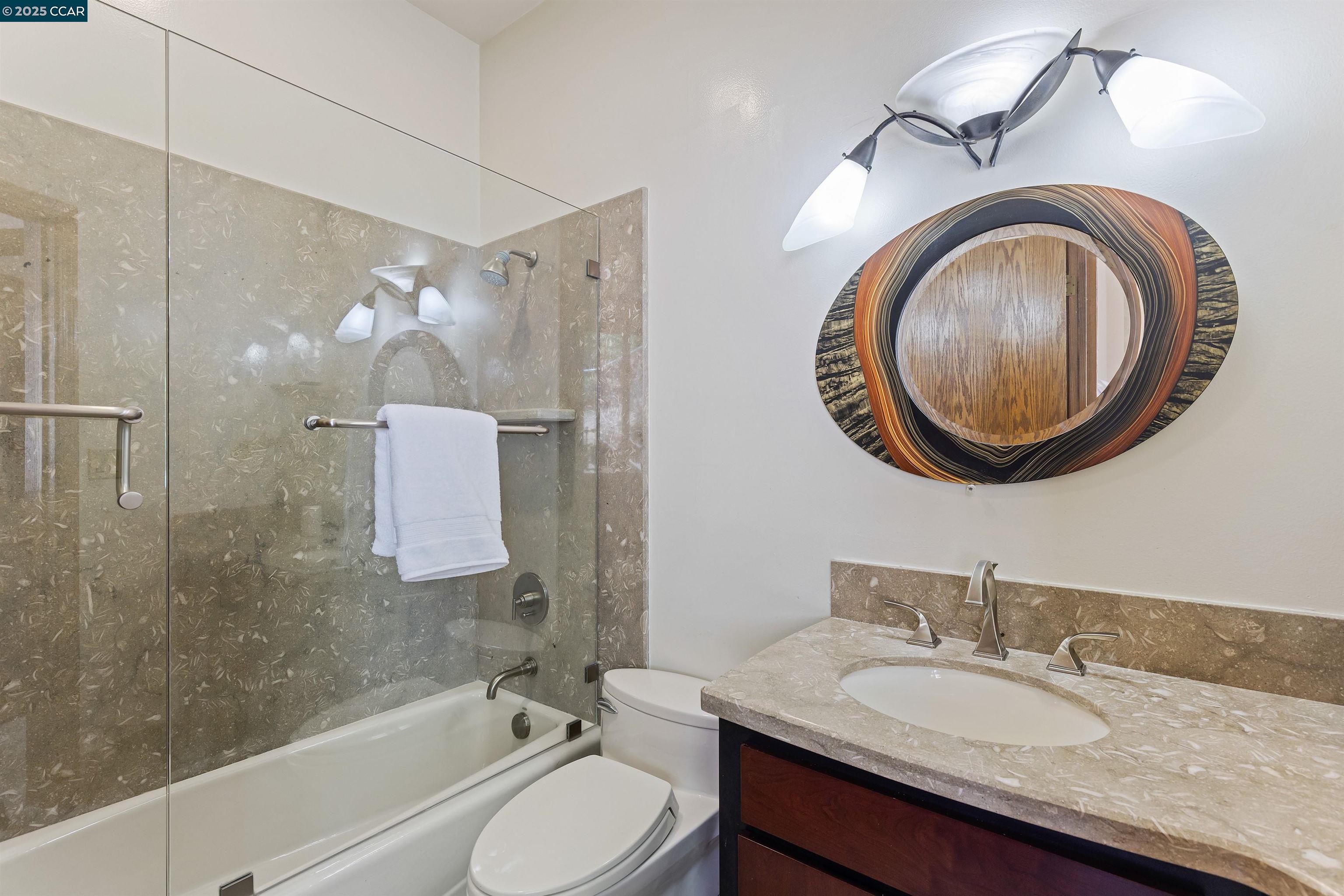 Detail Gallery Image 32 of 60 For 39 Mira Loma Rd, Orinda,  CA 94563 - 4 Beds | 3 Baths