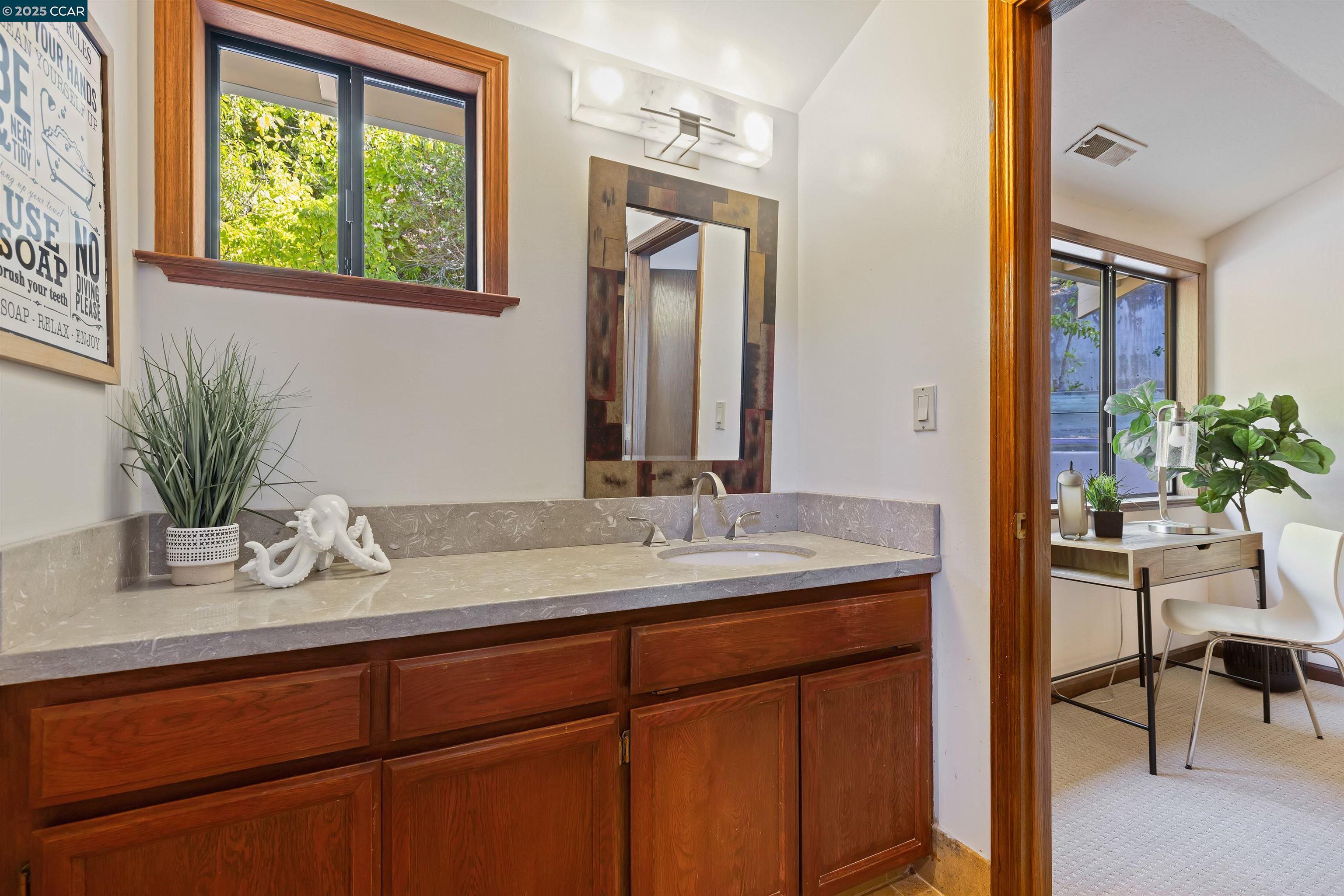 Detail Gallery Image 38 of 59 For 39 Mira Loma Rd, Orinda,  CA 94563 - 4 Beds | 3 Baths