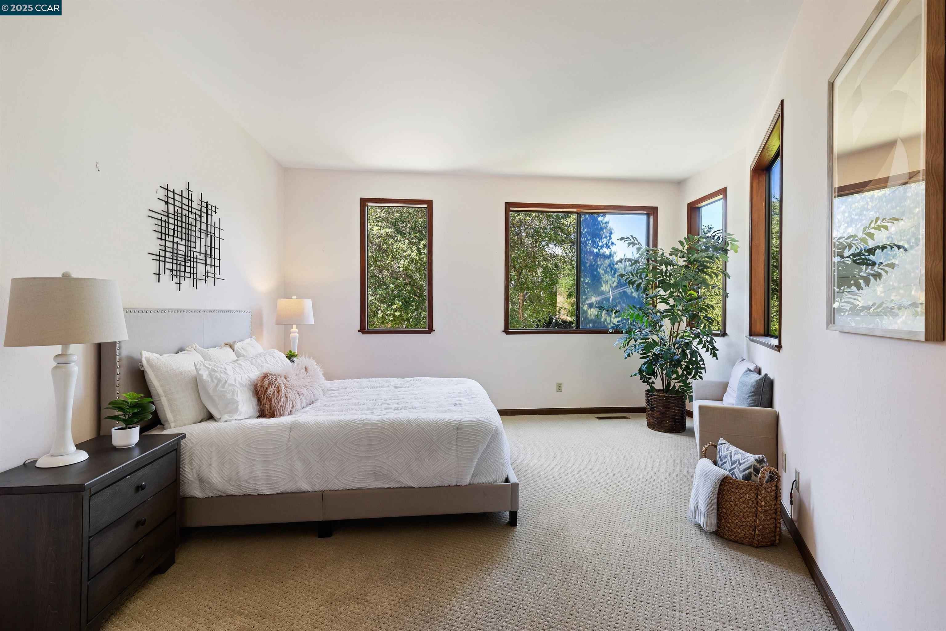 Detail Gallery Image 10 of 59 For 39 Mira Loma Rd, Orinda,  CA 94563 - 4 Beds | 3 Baths