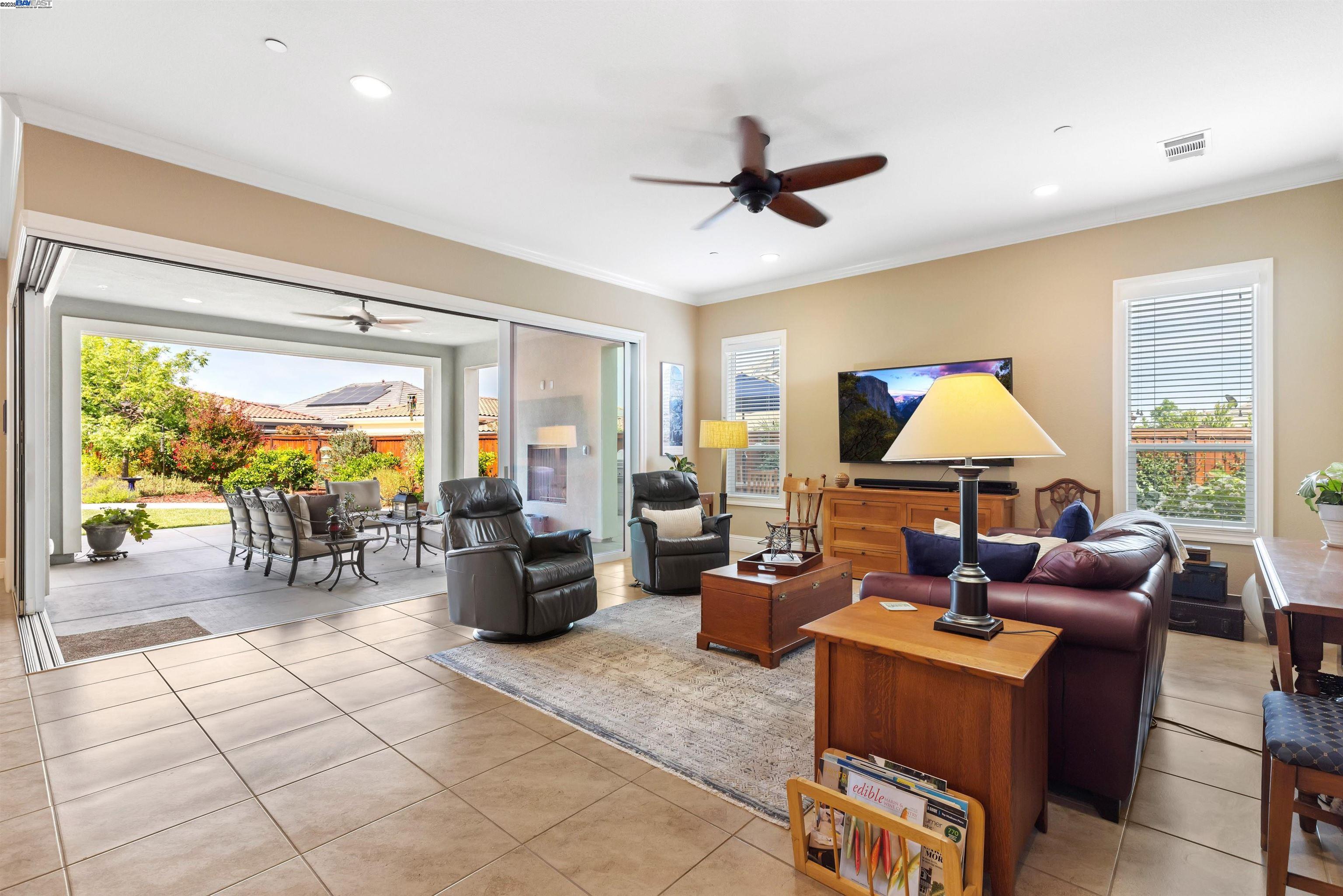 Detail Gallery Image 14 of 58 For 2062 Reserva Ct, Brentwood,  CA 94513 - 2 Beds | 2/1 Baths