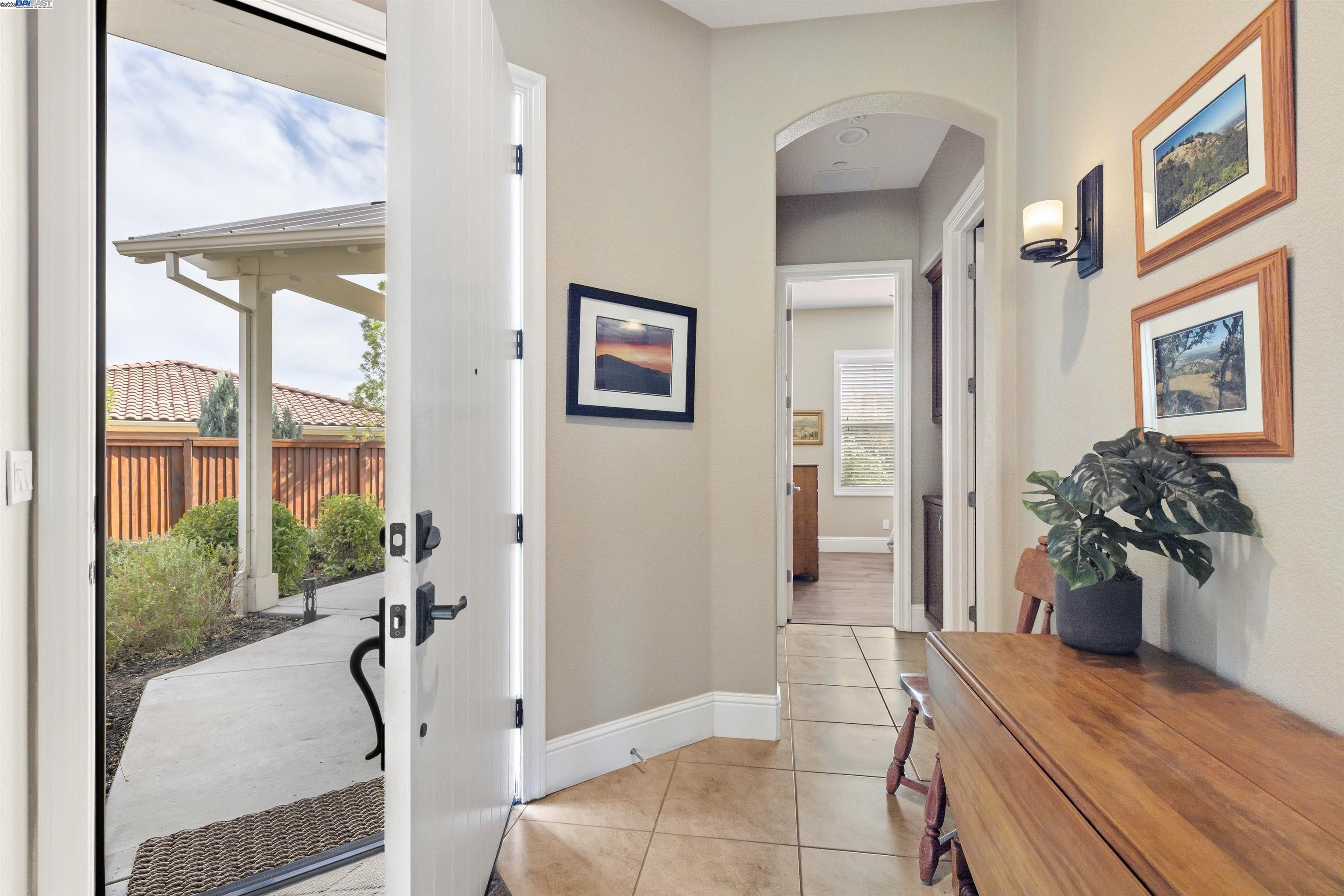 Detail Gallery Image 6 of 58 For 2062 Reserva Ct, Brentwood,  CA 94513 - 2 Beds | 2/1 Baths