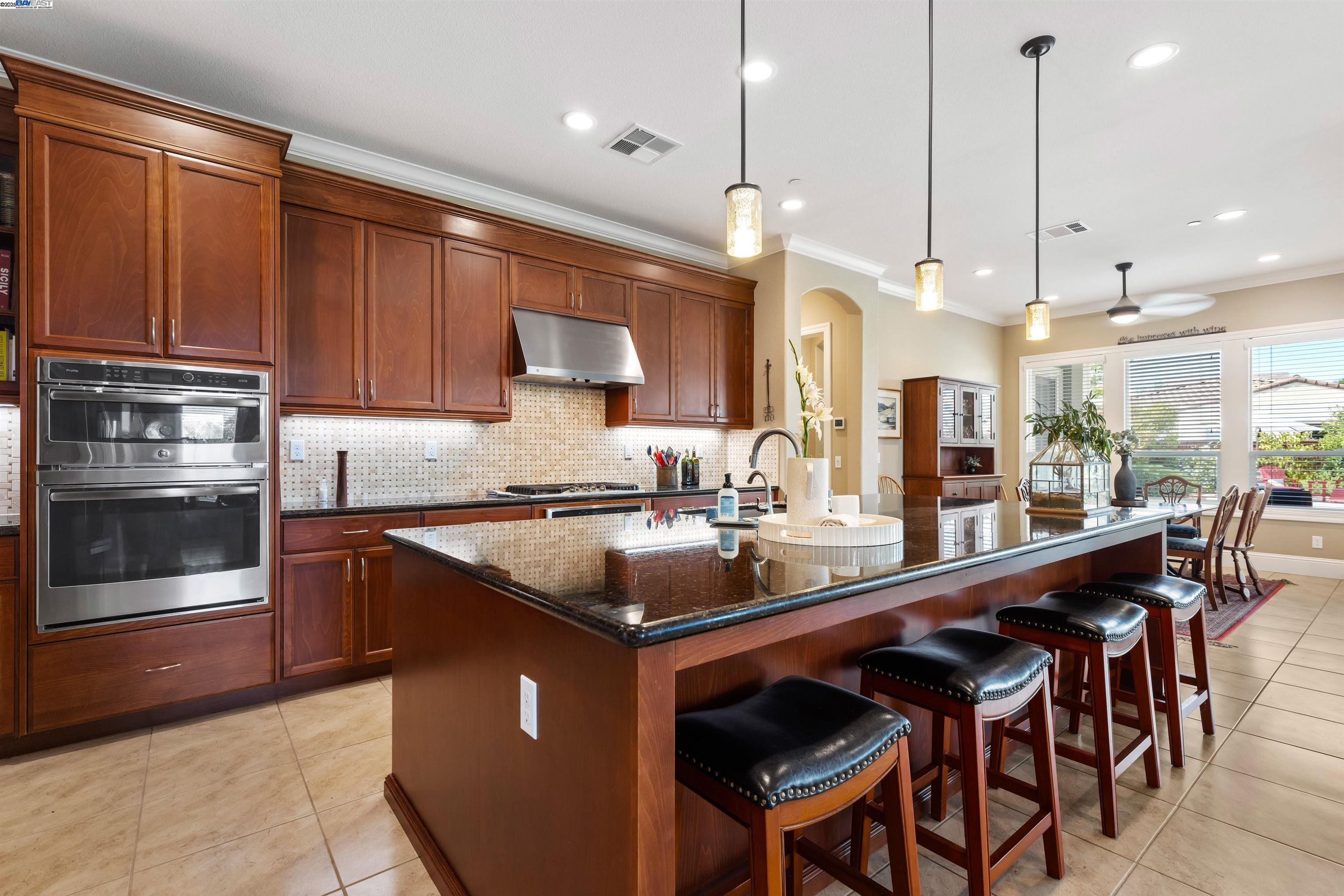 Detail Gallery Image 8 of 58 For 2062 Reserva Ct, Brentwood,  CA 94513 - 2 Beds | 2/1 Baths