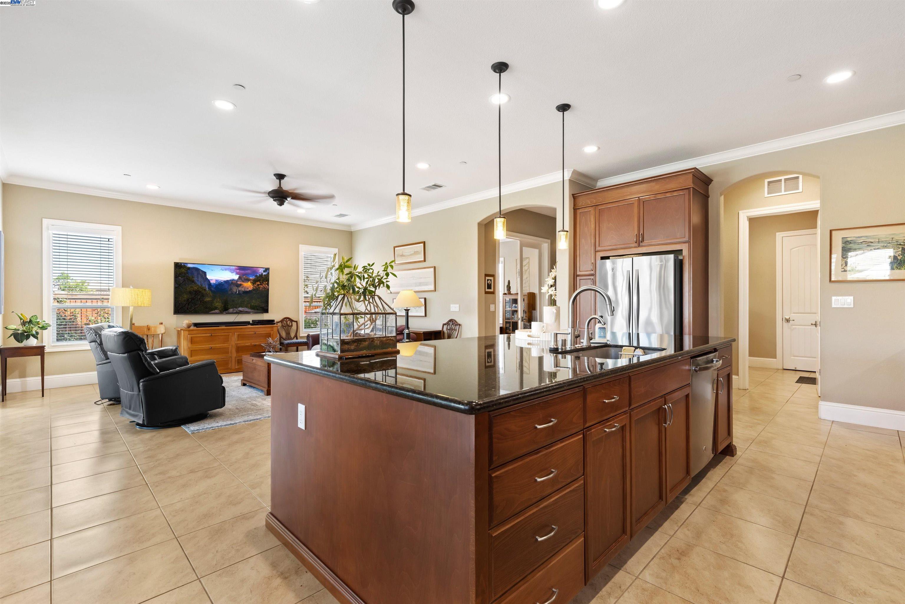 Detail Gallery Image 10 of 58 For 2062 Reserva Ct, Brentwood,  CA 94513 - 2 Beds | 2/1 Baths