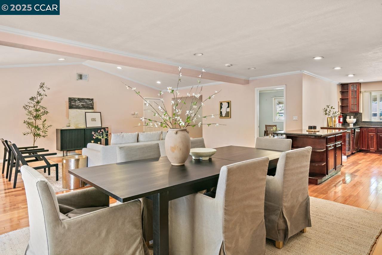 Detail Gallery Image 12 of 40 For 209 Farm Hill Ct, Danville,  CA 94526 - 5 Beds | 2 Baths