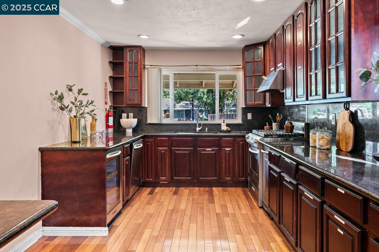Detail Gallery Image 14 of 40 For 209 Farm Hill Ct, Danville,  CA 94526 - 5 Beds | 2 Baths