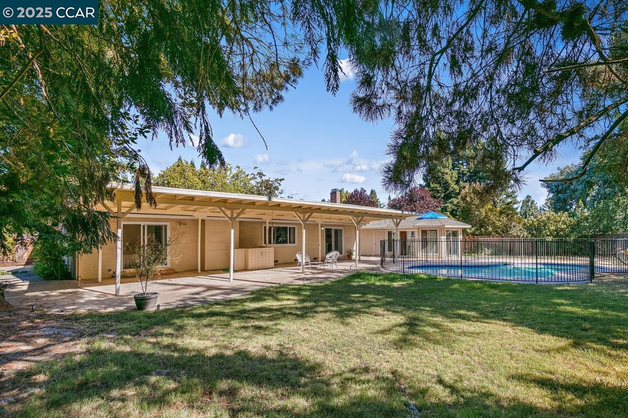 Detail Gallery Image 25 of 40 For 209 Farm Hill Ct, Danville,  CA 94526 - 5 Beds | 2 Baths