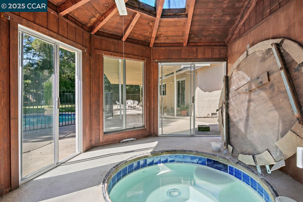 Detail Gallery Image 27 of 40 For 209 Farm Hill Ct, Danville,  CA 94526 - 5 Beds | 2 Baths