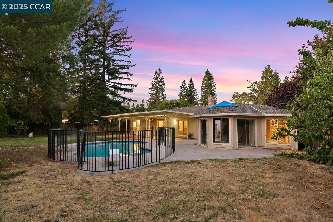 Detail Gallery Image 29 of 40 For 209 Farm Hill Ct, Danville,  CA 94526 - 5 Beds | 2 Baths
