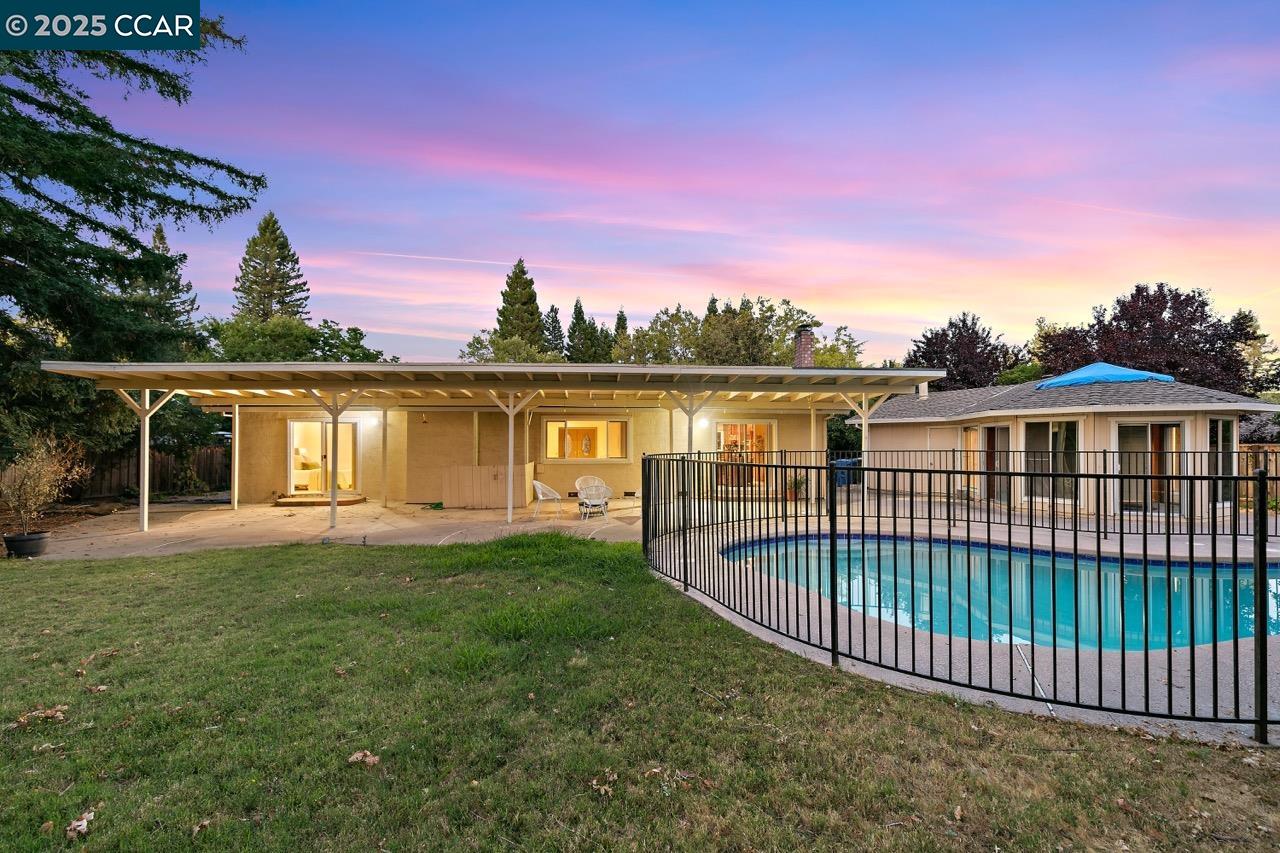 Detail Gallery Image 32 of 40 For 209 Farm Hill Ct, Danville,  CA 94526 - 5 Beds | 2 Baths