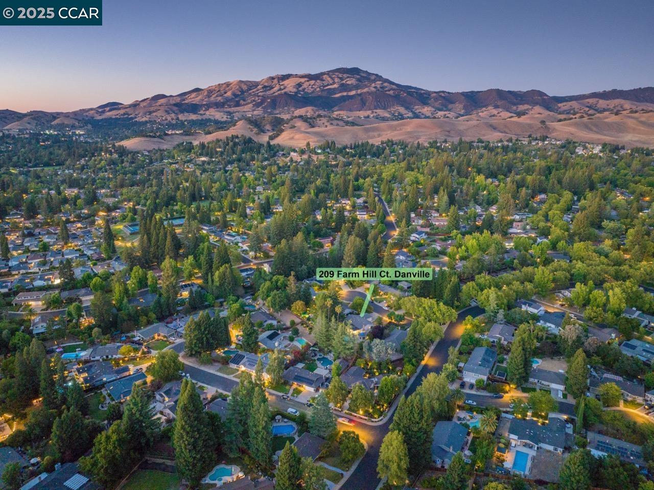 Detail Gallery Image 5 of 40 For 209 Farm Hill Ct, Danville,  CA 94526 - 5 Beds | 2 Baths