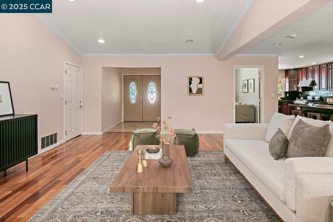 Detail Gallery Image 10 of 40 For 209 Farm Hill Ct, Danville,  CA 94526 - 5 Beds | 2 Baths