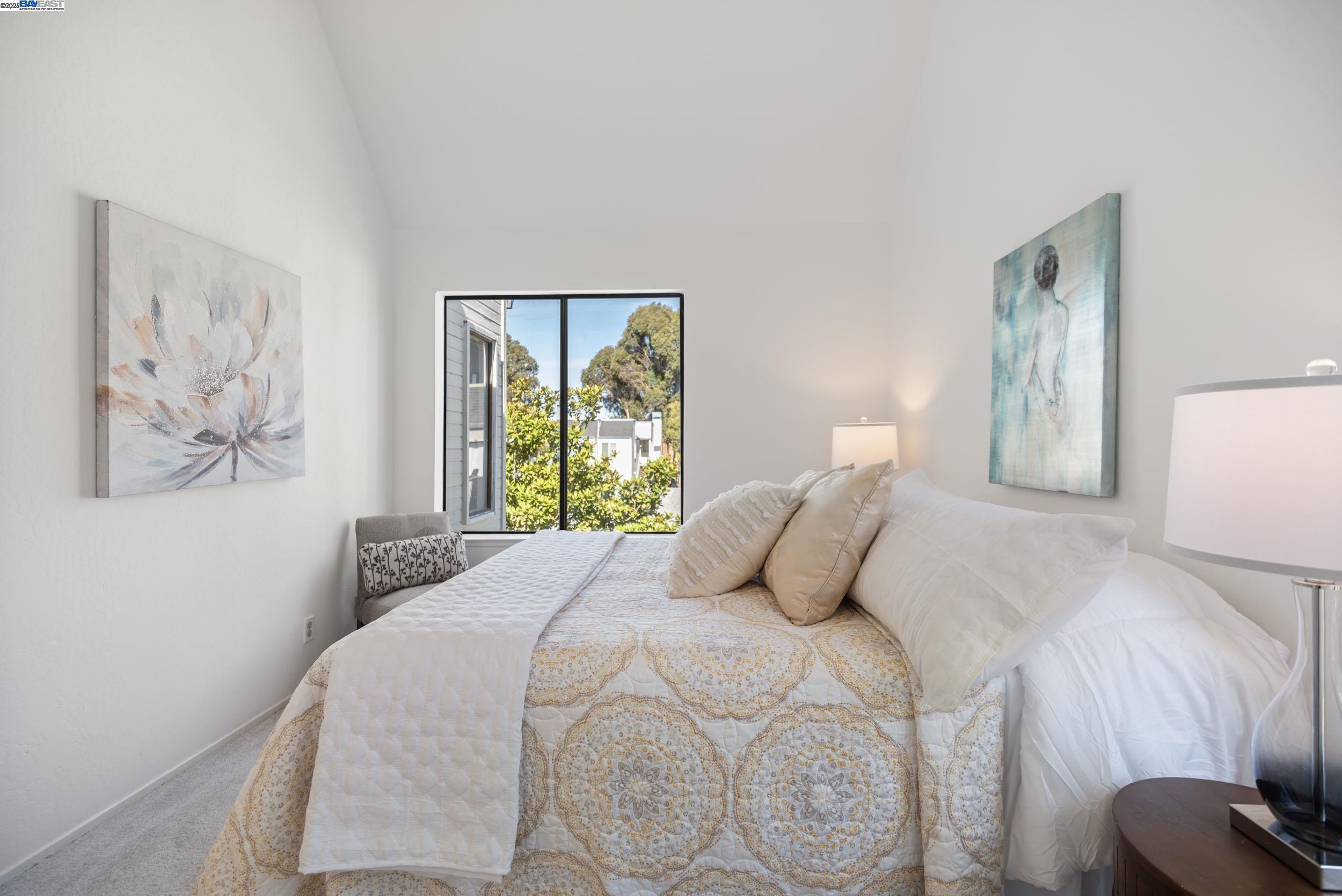 Detail Gallery Image 12 of 26 For 3754 Stoneglen N, Richmond,  CA 94806 - 2 Beds | 2 Baths