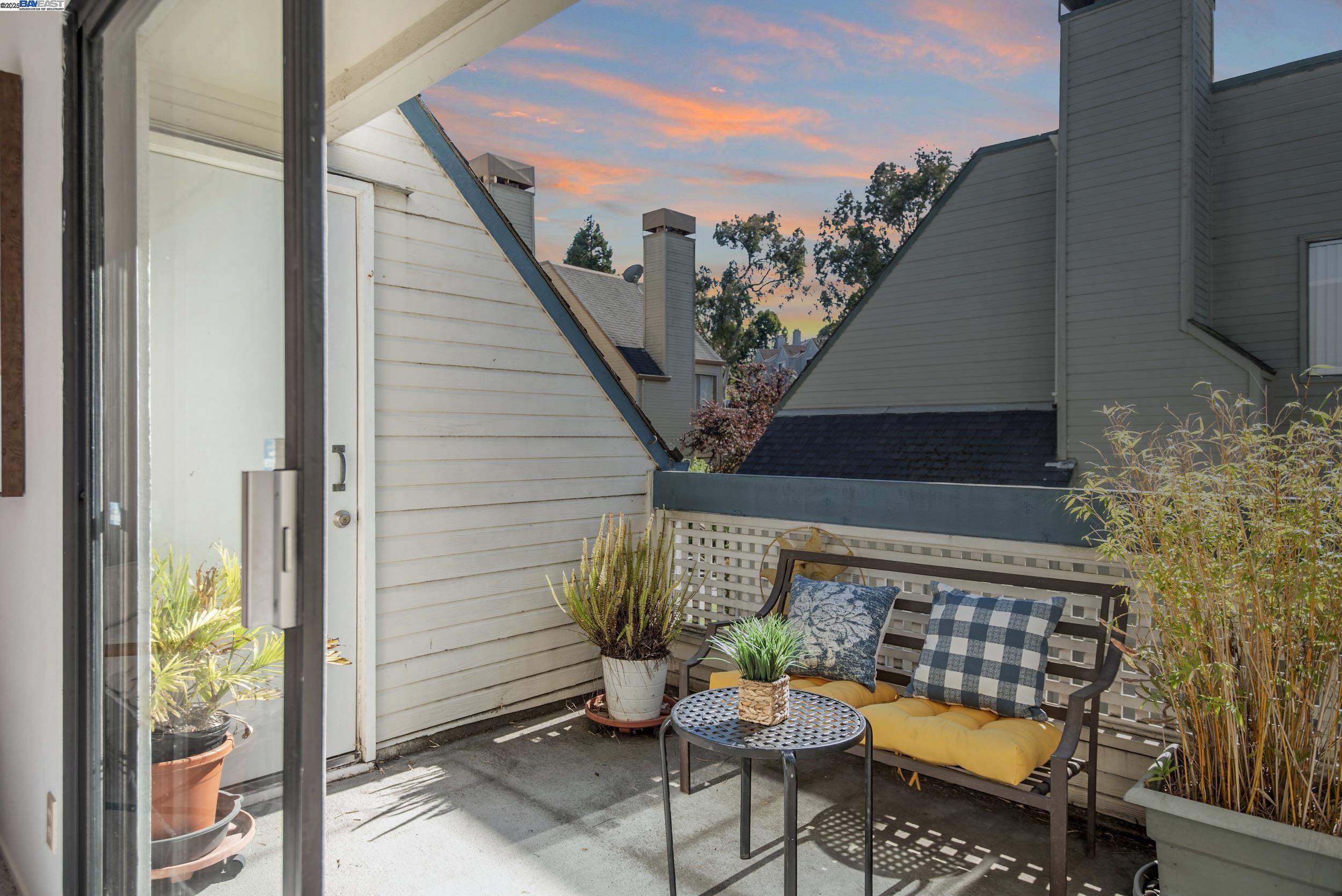 Detail Gallery Image 20 of 26 For 3754 Stoneglen N, Richmond,  CA 94806 - 2 Beds | 2 Baths