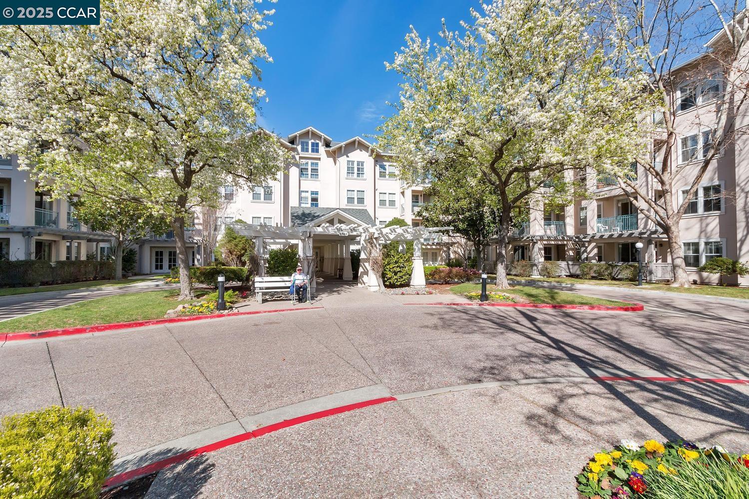 Photo #2: 41110597 Listing 
