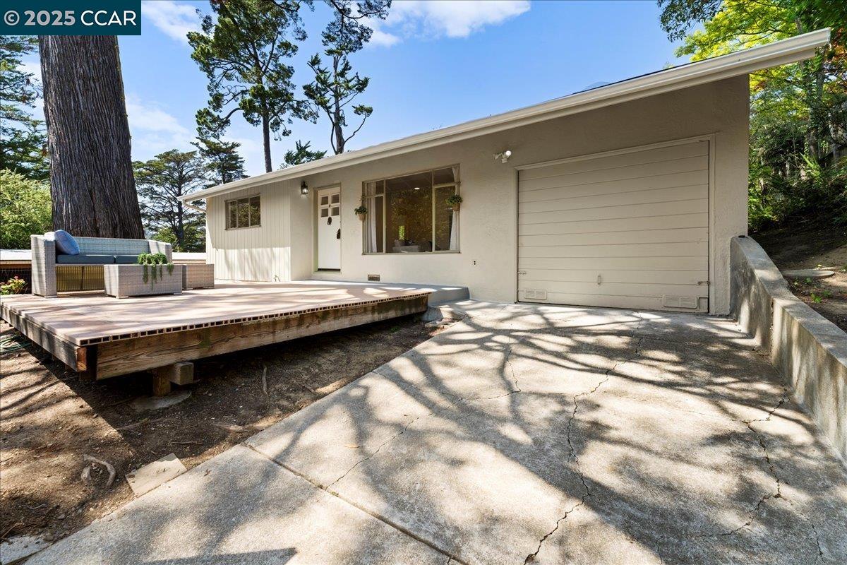 Front Image Thumbnail for CC41110600