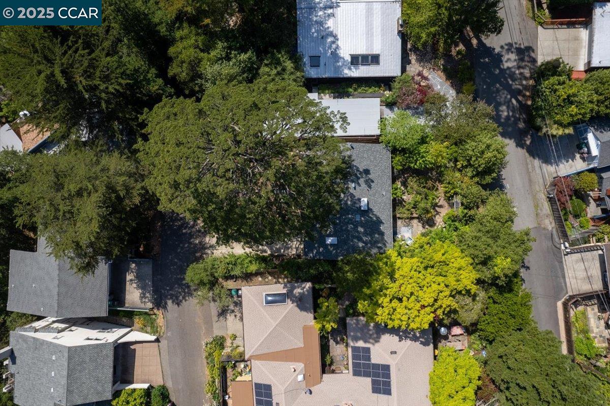 Detail Gallery Image 37 of 46 For 6615 Evergreen Ave, Oakland,  CA 94611 - 2 Beds | 1 Baths