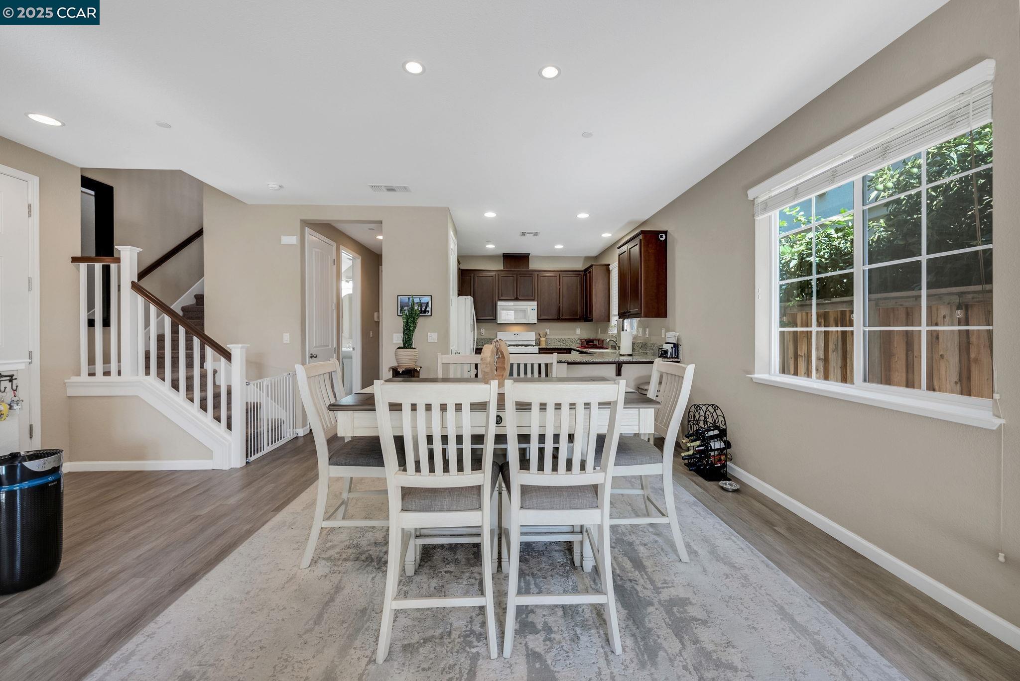 Detail Gallery Image 12 of 54 For 1037 Gridley Dr, Pittsburg,  CA 94565 - 4 Beds | 2/1 Baths