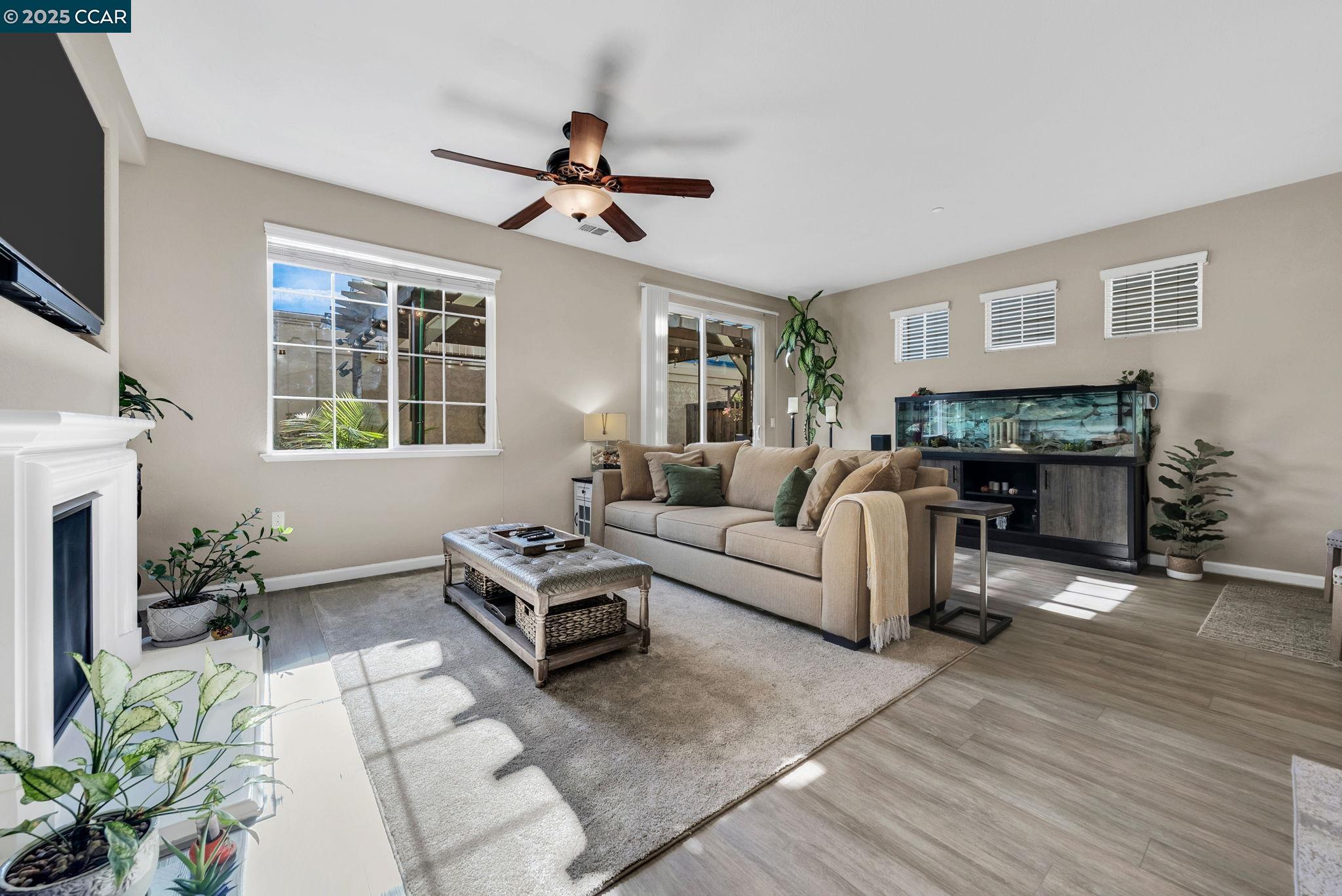 Detail Gallery Image 15 of 54 For 1037 Gridley Dr, Pittsburg,  CA 94565 - 4 Beds | 2/1 Baths