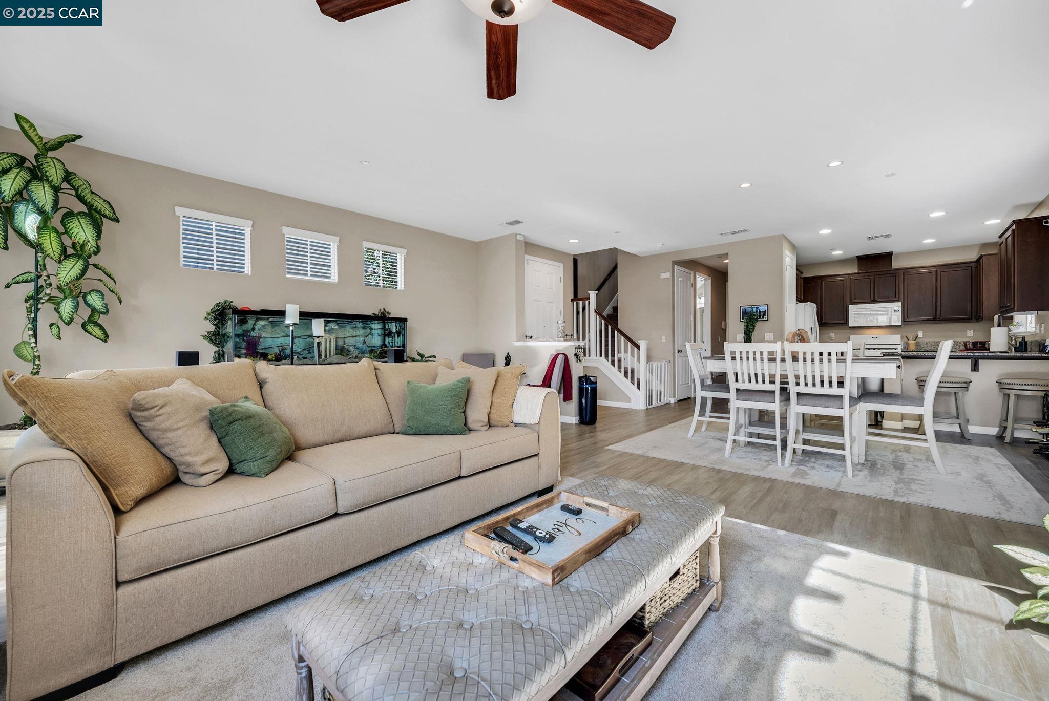 Detail Gallery Image 18 of 54 For 1037 Gridley Dr, Pittsburg,  CA 94565 - 4 Beds | 2/1 Baths