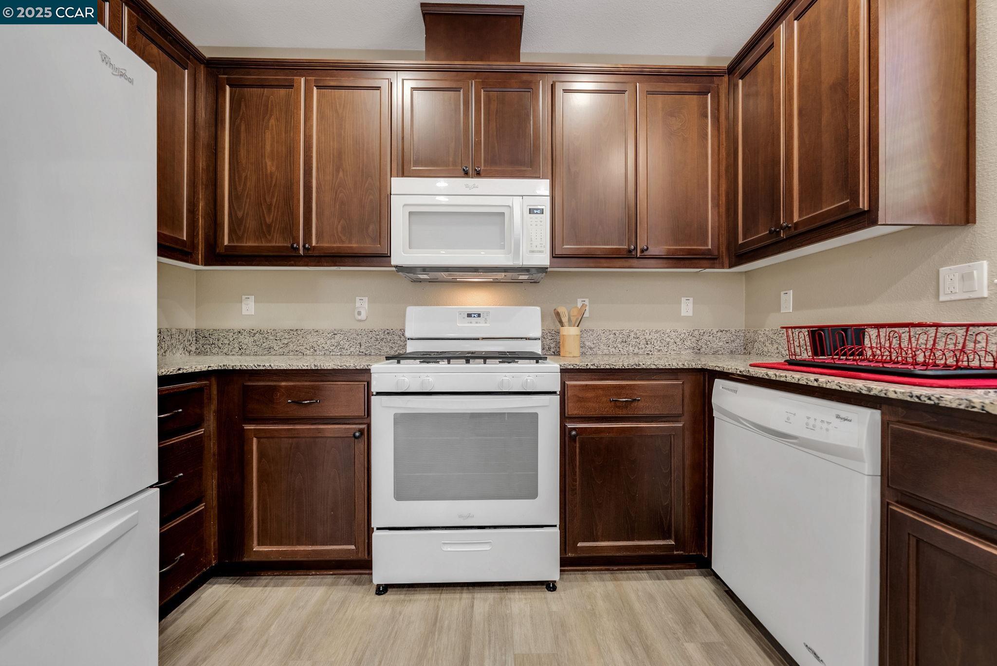 Detail Gallery Image 9 of 54 For 1037 Gridley Dr, Pittsburg,  CA 94565 - 4 Beds | 2/1 Baths