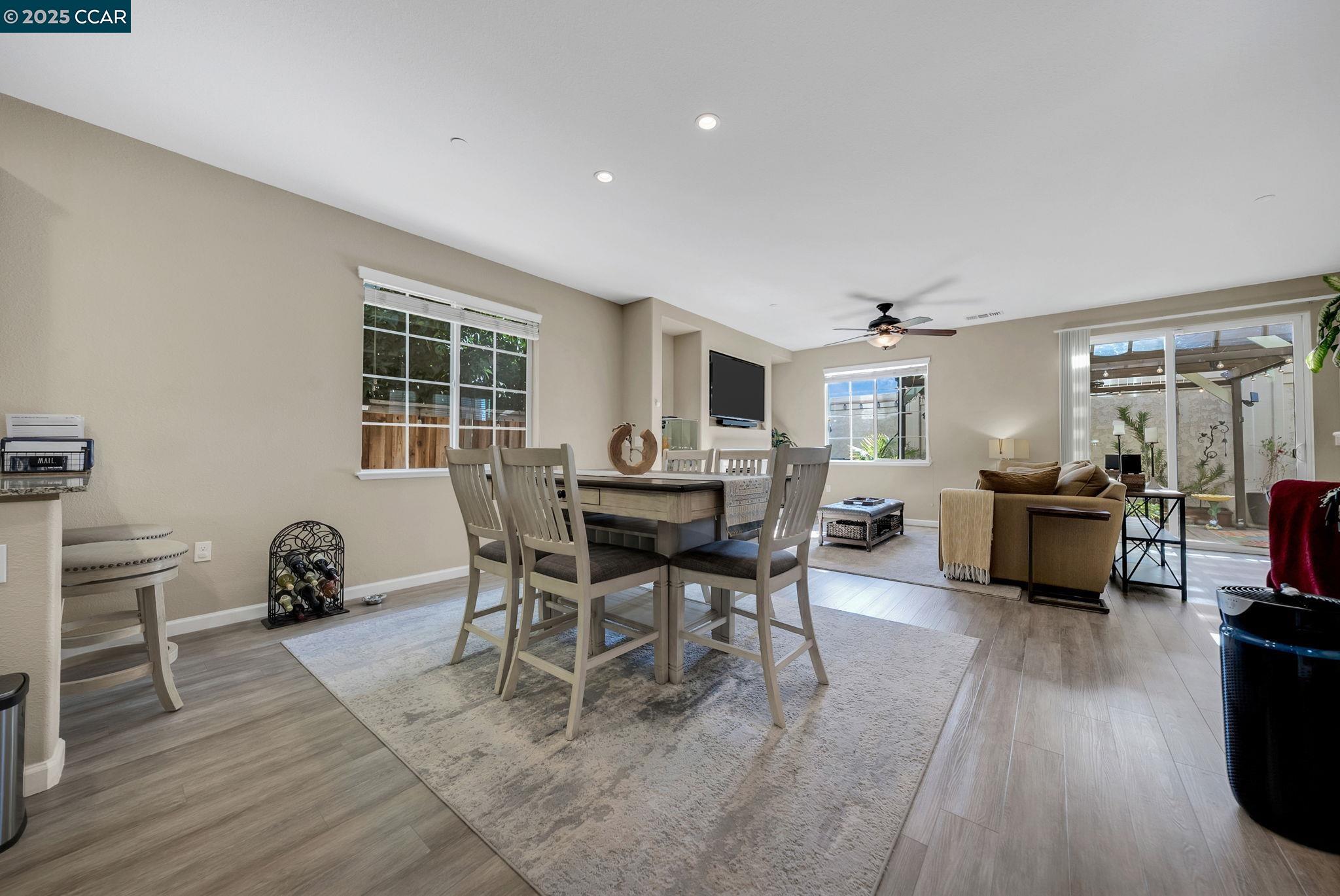 Detail Gallery Image 10 of 54 For 1037 Gridley Dr, Pittsburg,  CA 94565 - 4 Beds | 2/1 Baths
