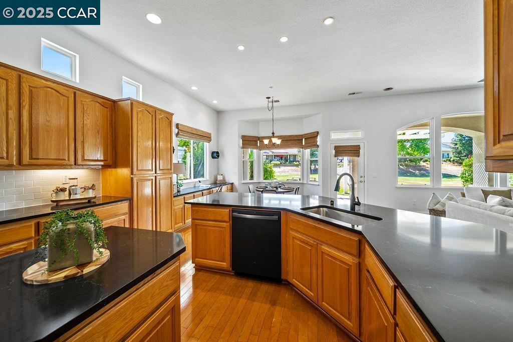 Detail Gallery Image 17 of 40 For 742 Richardson Dr, Brentwood,  CA 94513 - 2 Beds | 2/1 Baths