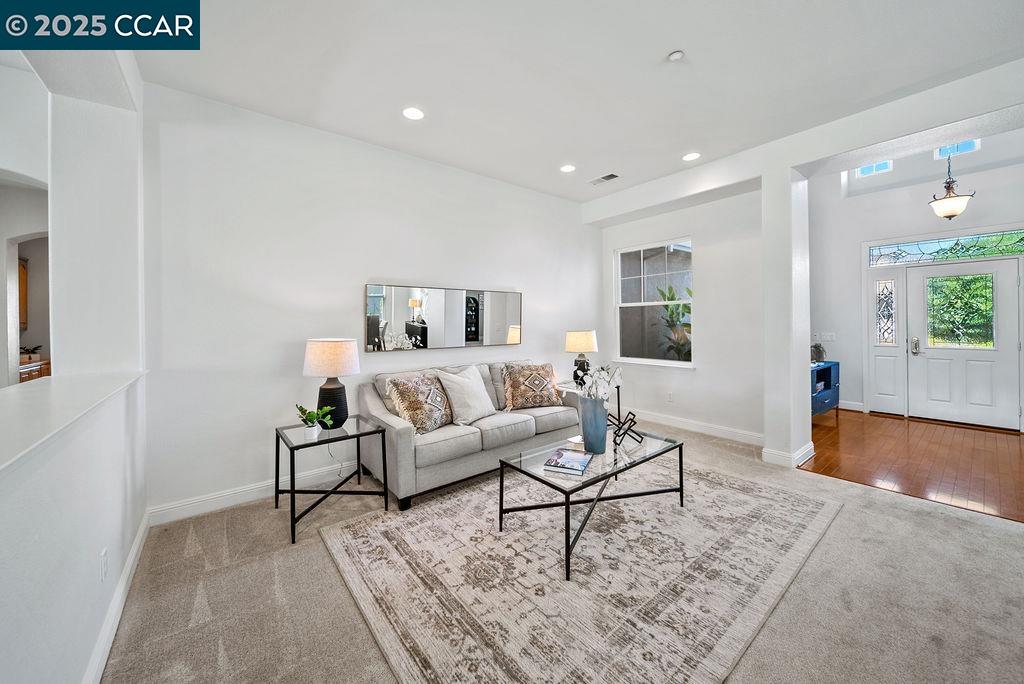 Detail Gallery Image 9 of 40 For 742 Richardson Dr, Brentwood,  CA 94513 - 2 Beds | 2/1 Baths