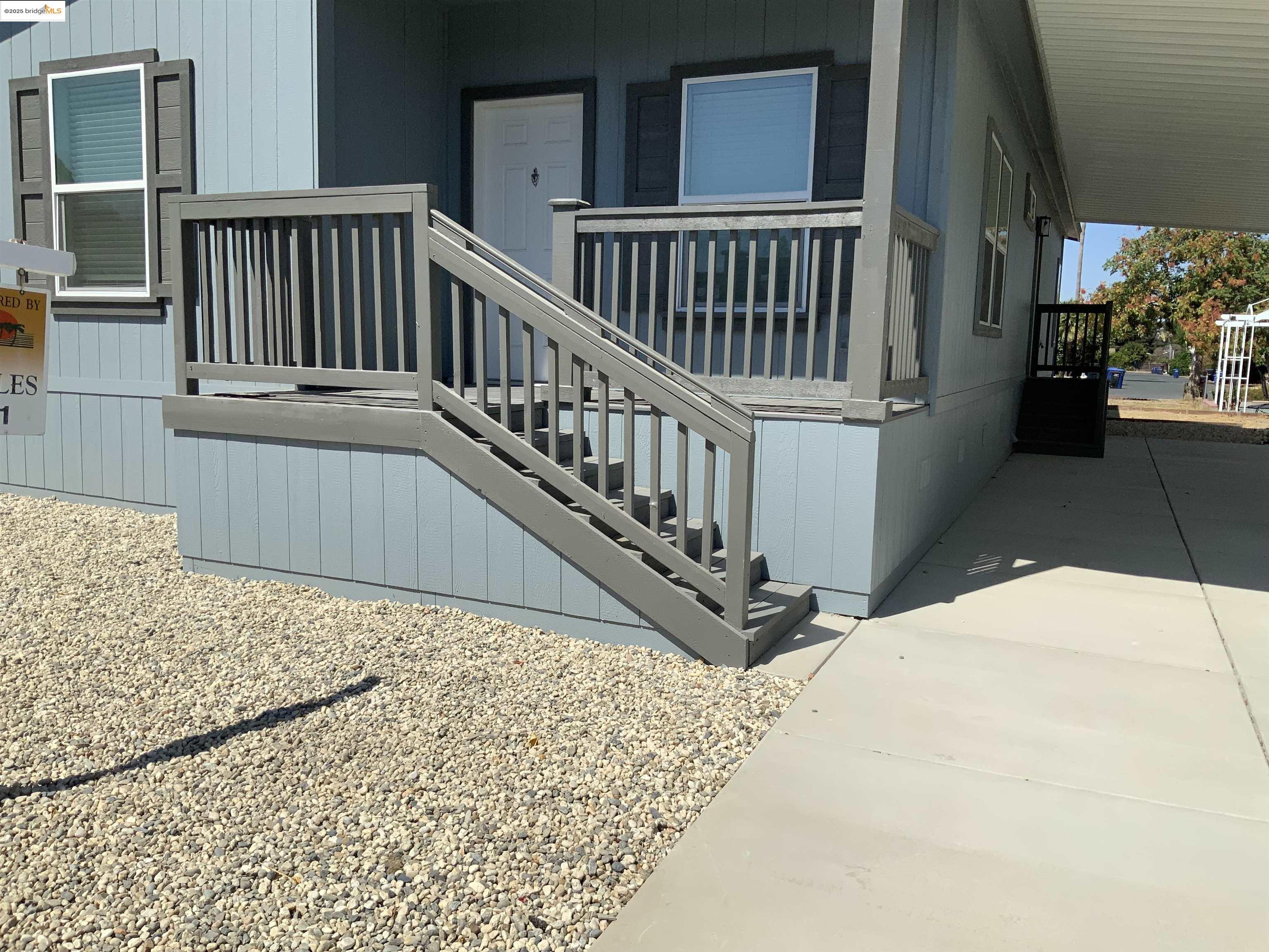 Detail Gallery Image 2 of 24 For 46 Palm Dr., Pittsburg,  CA 94565-0000 - 3 Beds | 2 Baths