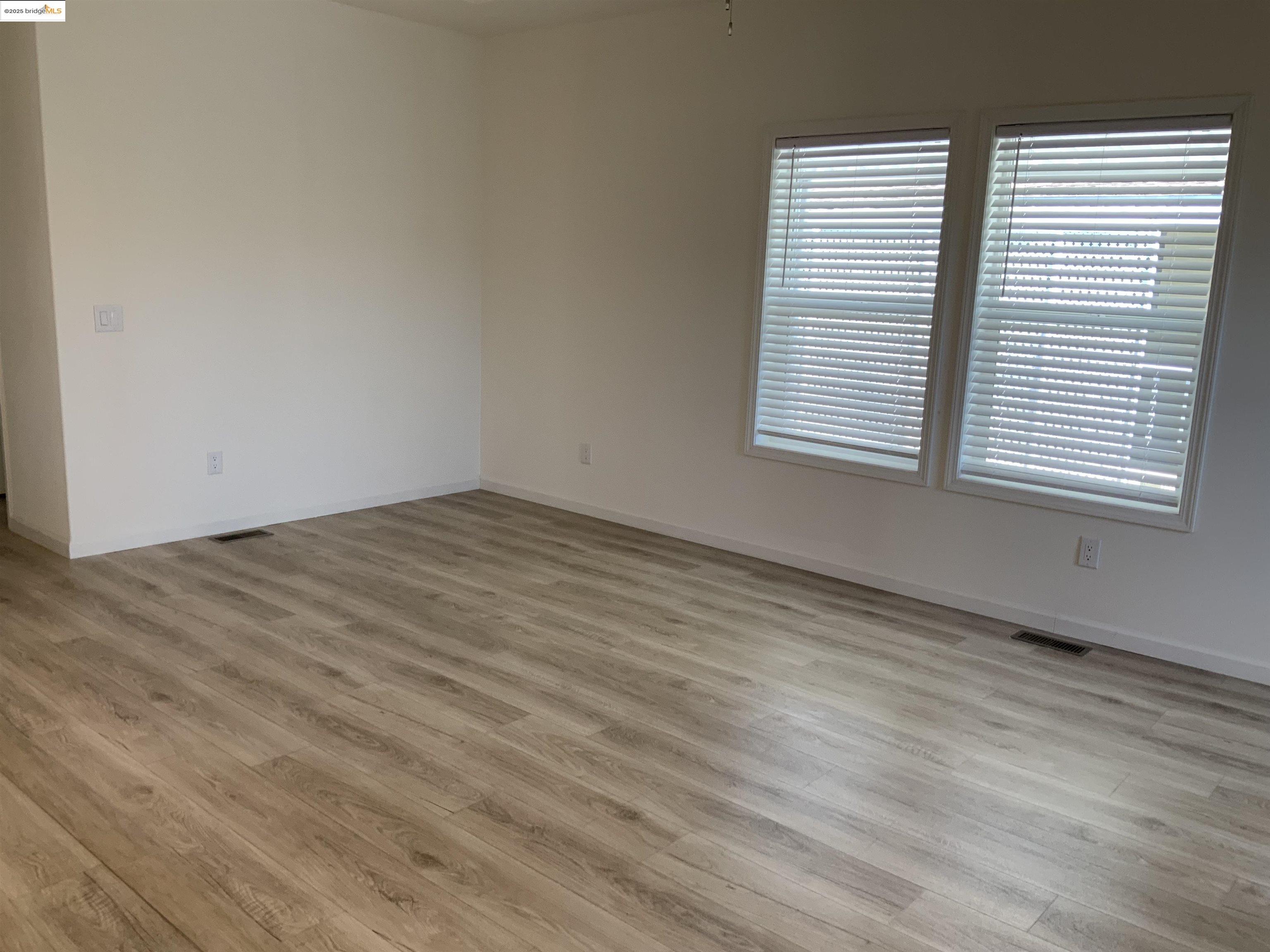 Detail Gallery Image 6 of 24 For 46 Palm Dr., Pittsburg,  CA 94565-0000 - 3 Beds | 2 Baths