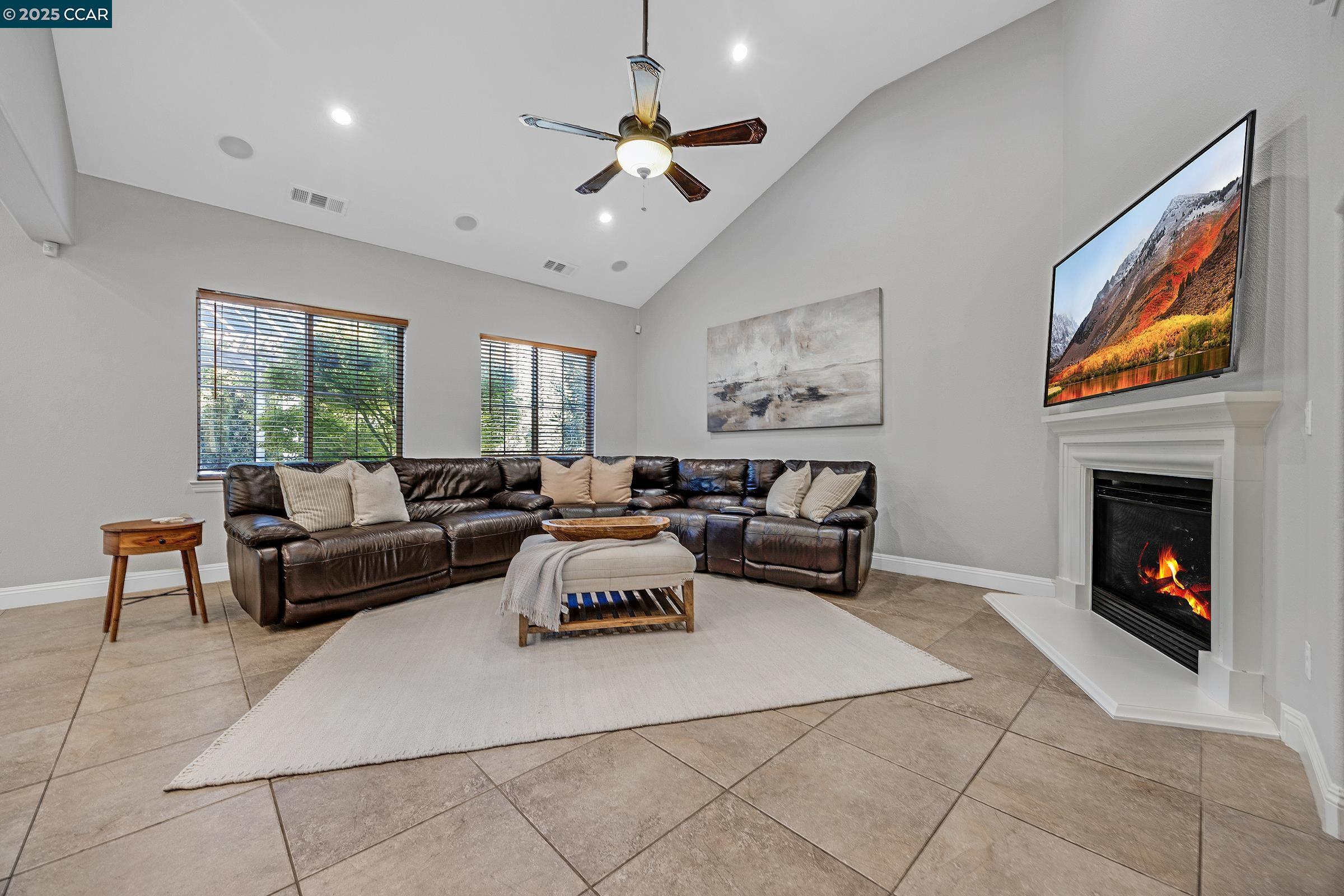 Detail Gallery Image 18 of 42 For 809 Maldon Ct, Danville,  CA 94506 - 4 Beds | 3/1 Baths
