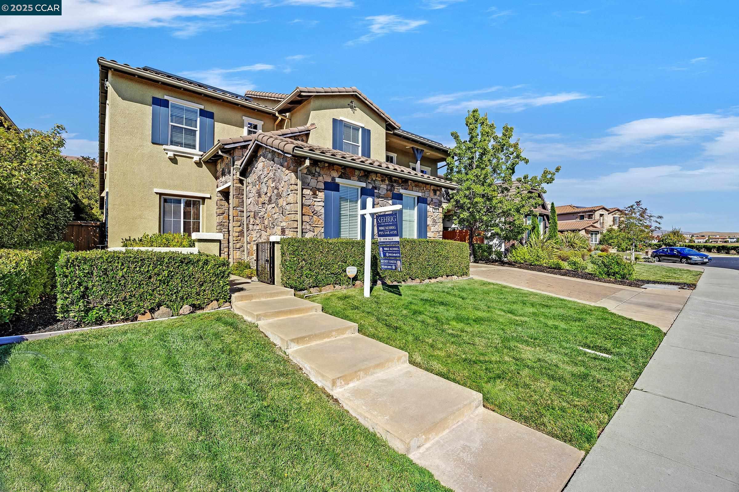 Detail Gallery Image 3 of 42 For 809 Maldon Ct, Danville,  CA 94506 - 4 Beds | 3/1 Baths