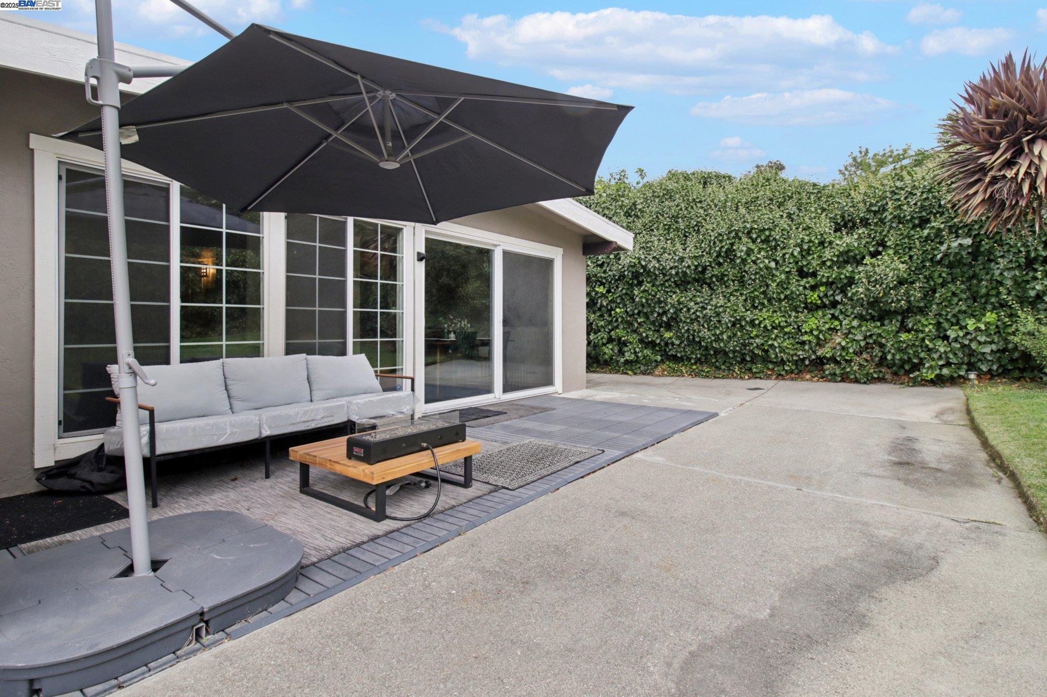 Detail Gallery Image 24 of 32 For 636 Pebble Dr, El Sobrante,  CA 94803 - 3 Beds | 2 Baths