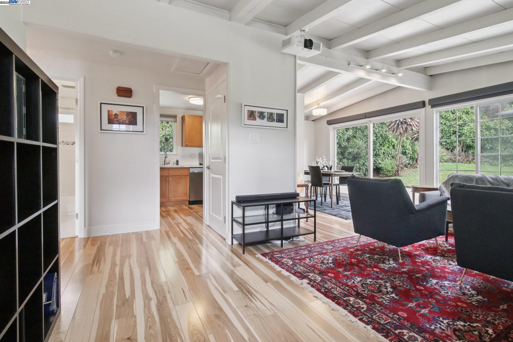 Detail Gallery Image 6 of 32 For 636 Pebble Dr, El Sobrante,  CA 94803 - 3 Beds | 2 Baths
