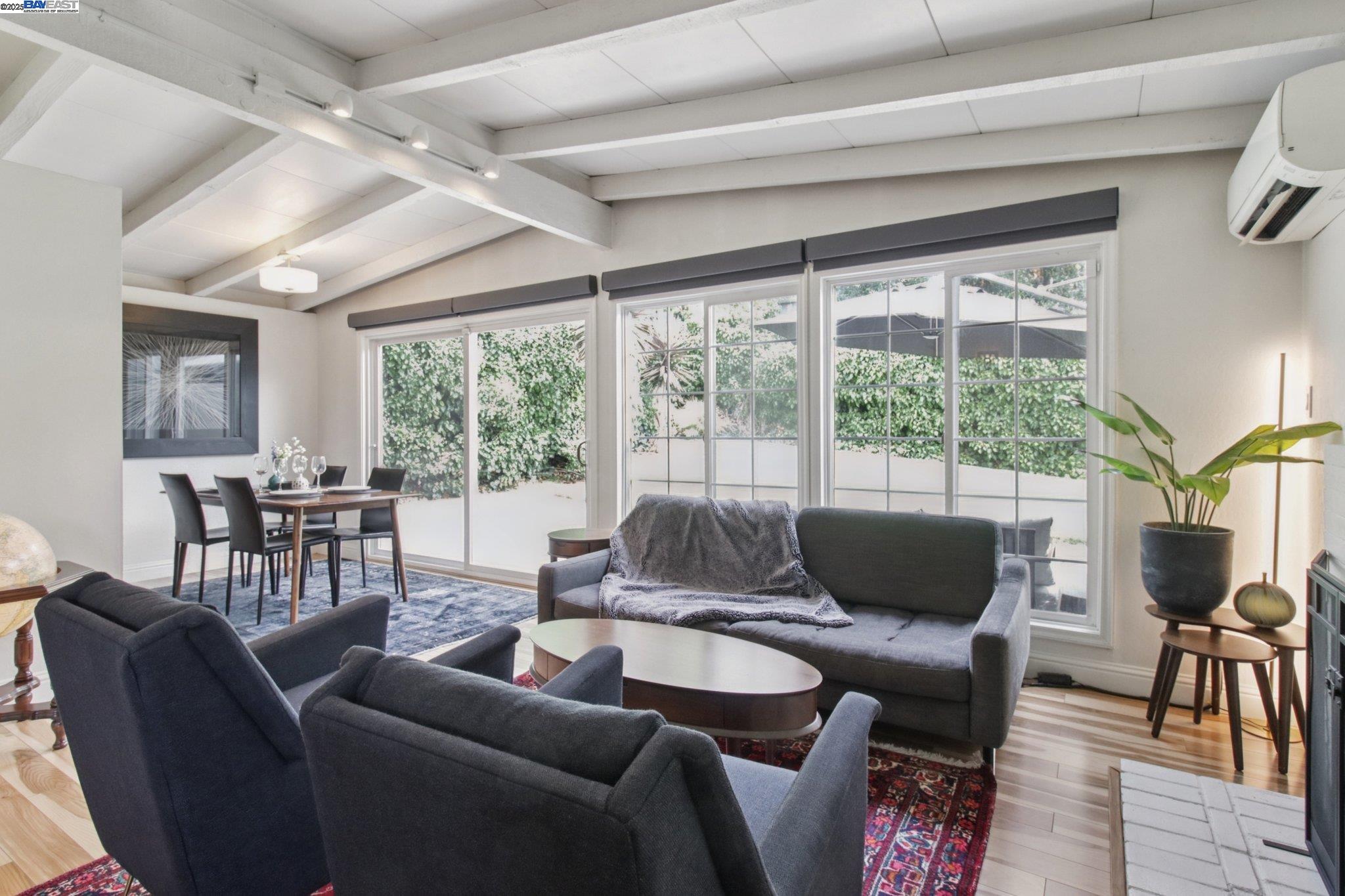 Detail Gallery Image 7 of 32 For 636 Pebble Dr, El Sobrante,  CA 94803 - 3 Beds | 2 Baths