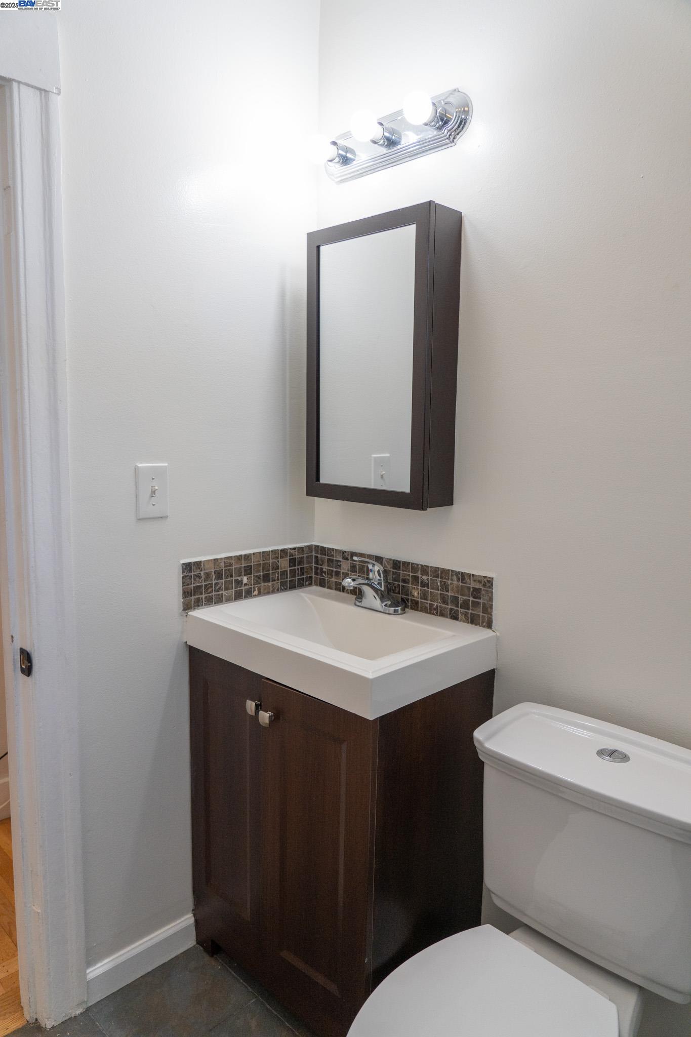 Detail Gallery Image 17 of 22 For 2921 Havenscourt Blvd, Oakland,  CA 94605 - 2 Beds | 1 Baths