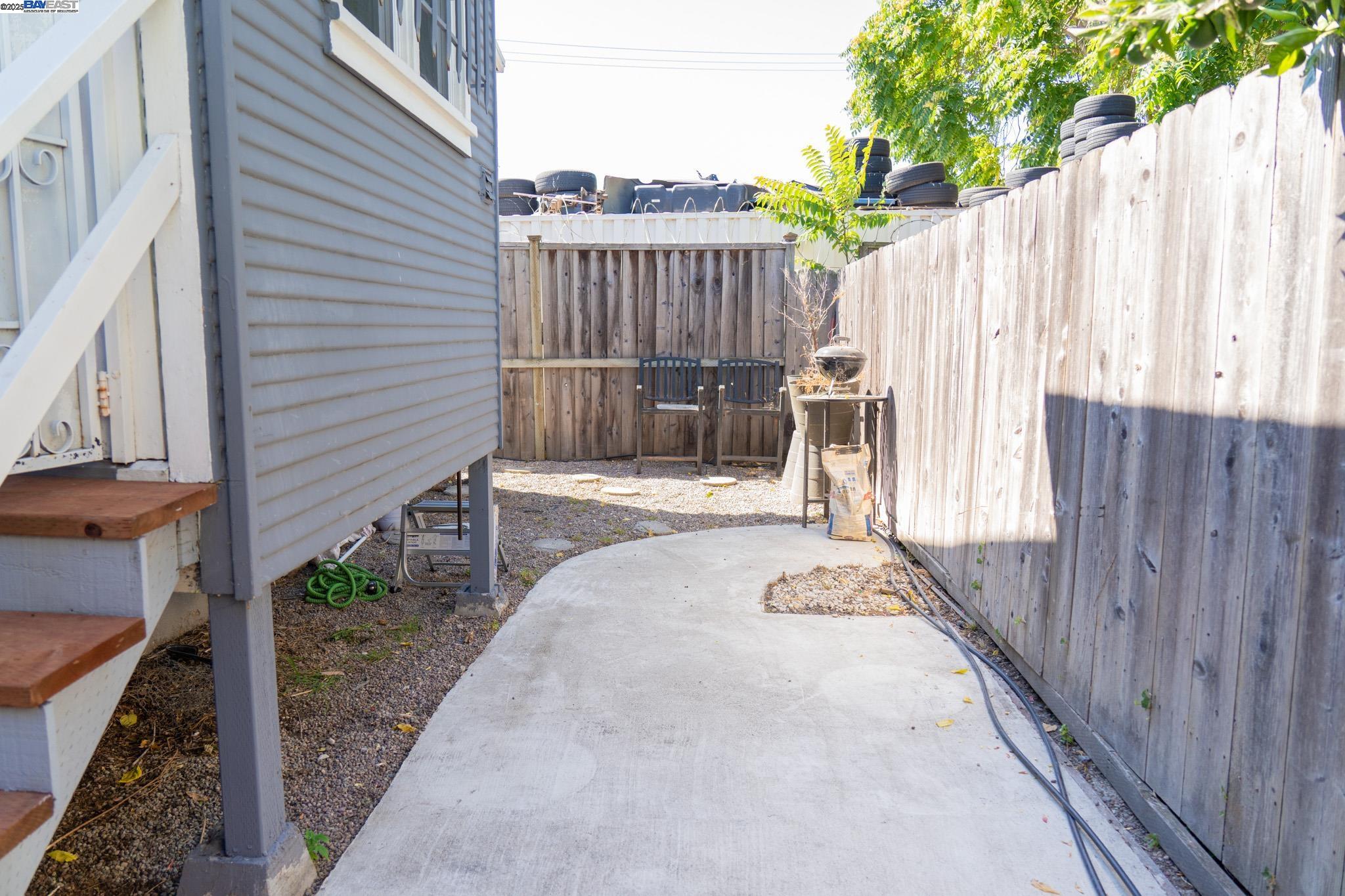 Detail Gallery Image 21 of 22 For 2921 Havenscourt Blvd, Oakland,  CA 94605 - 2 Beds | 1 Baths