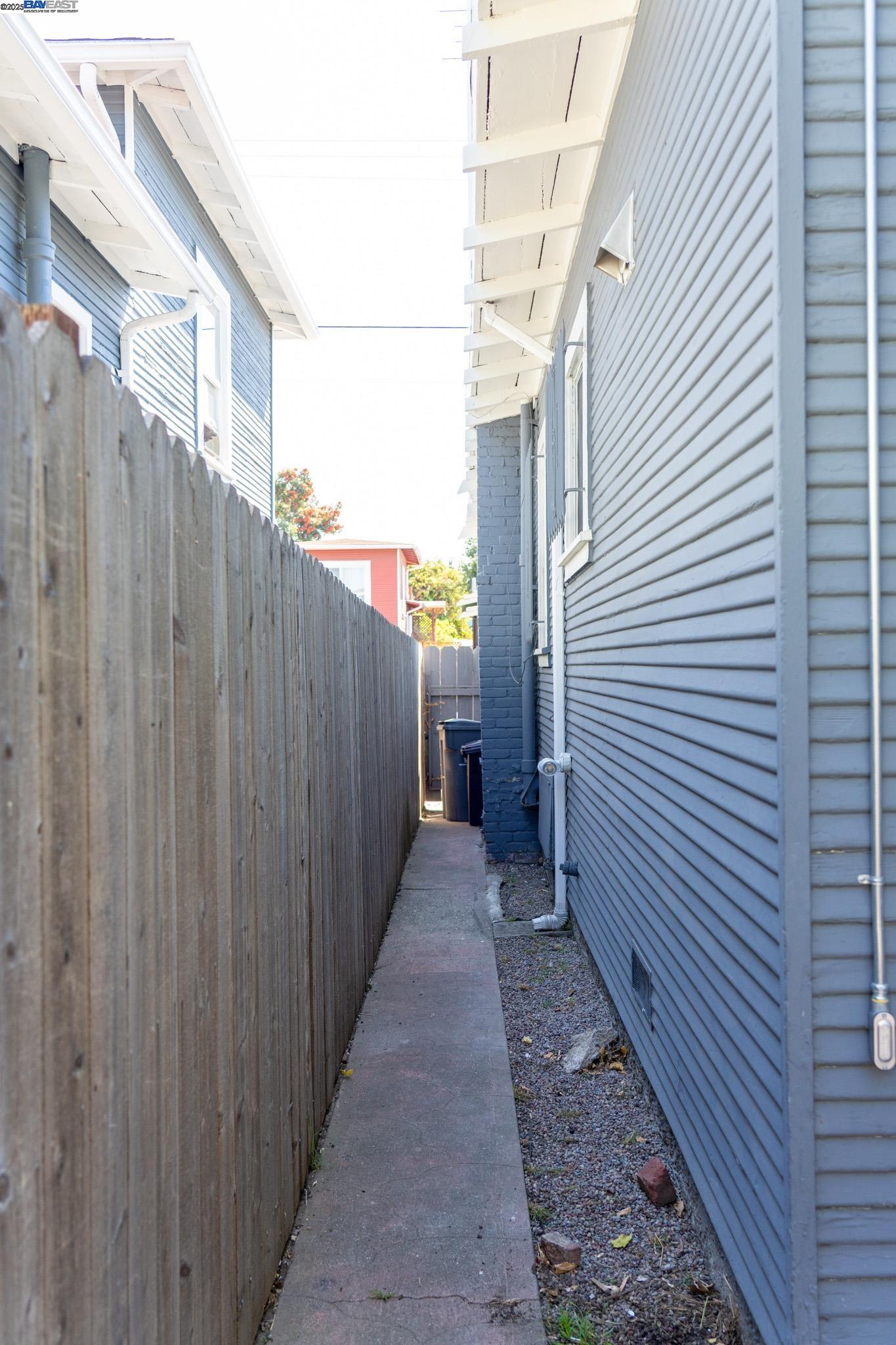 Detail Gallery Image 22 of 22 For 2921 Havenscourt Blvd, Oakland,  CA 94605 - 2 Beds | 1 Baths