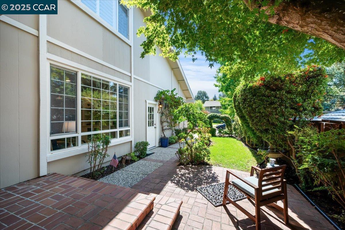 Detail Gallery Image 12 of 60 For 33 Leeds Ct E, Danville,  CA 94526 - 4 Beds | 2/1 Baths