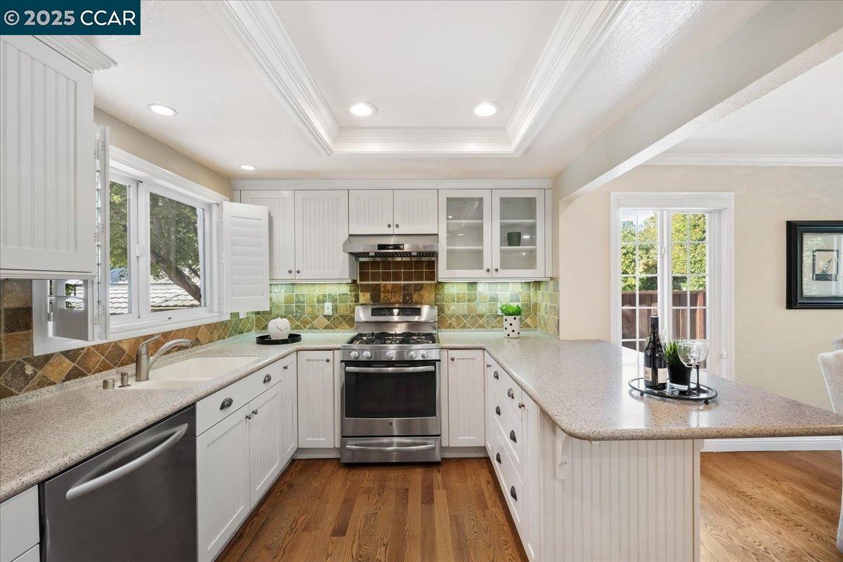 Detail Gallery Image 28 of 60 For 33 Leeds Ct E, Danville,  CA 94526 - 4 Beds | 2/1 Baths