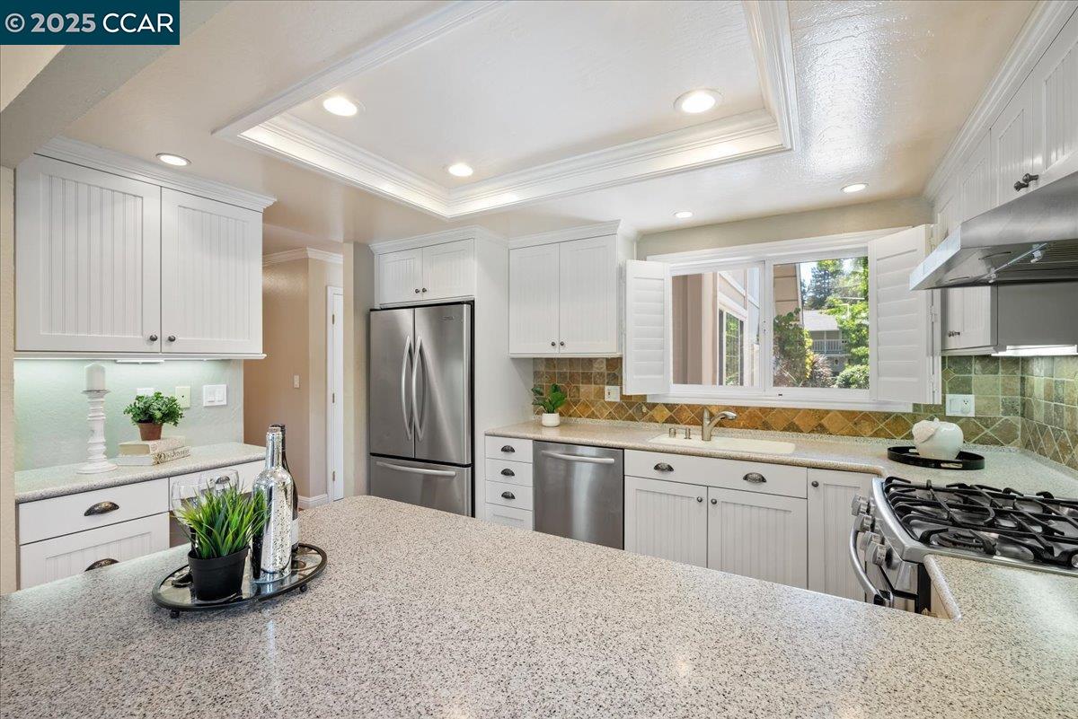 Detail Gallery Image 29 of 60 For 33 Leeds Ct E, Danville,  CA 94526 - 4 Beds | 2/1 Baths
