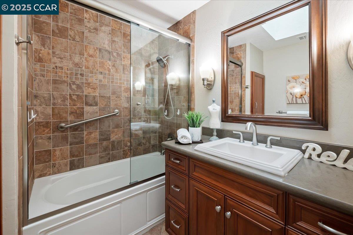 Detail Gallery Image 39 of 60 For 33 Leeds Ct E, Danville,  CA 94526 - 4 Beds | 2/1 Baths