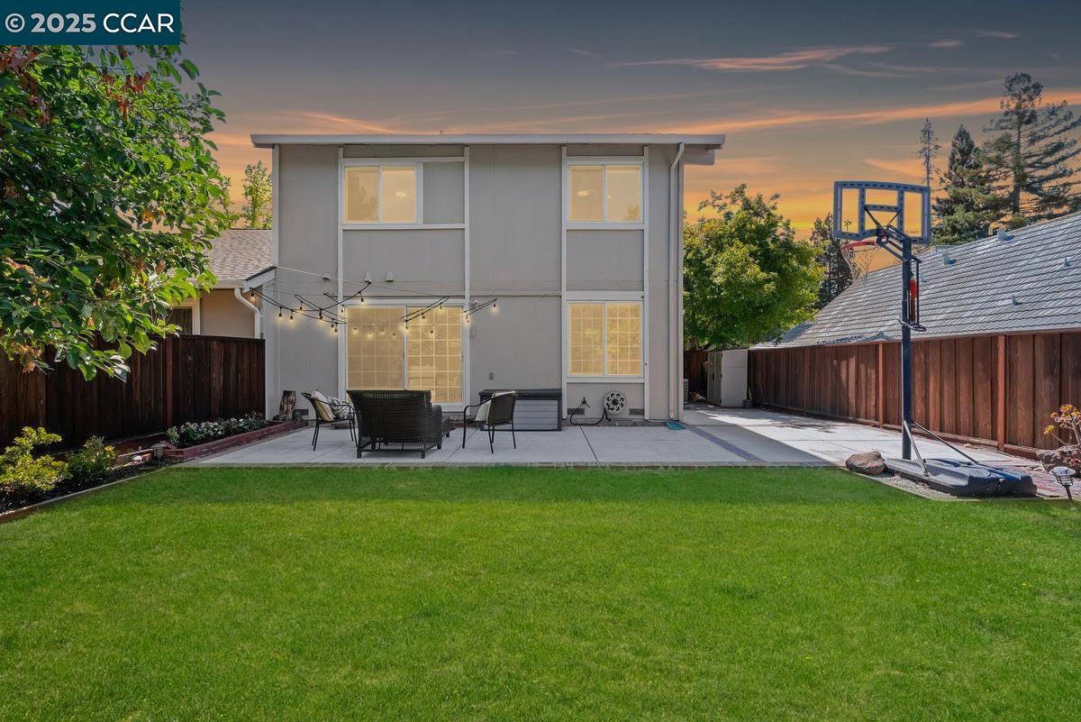 Detail Gallery Image 5 of 60 For 33 Leeds Ct E, Danville,  CA 94526 - 4 Beds | 2/1 Baths