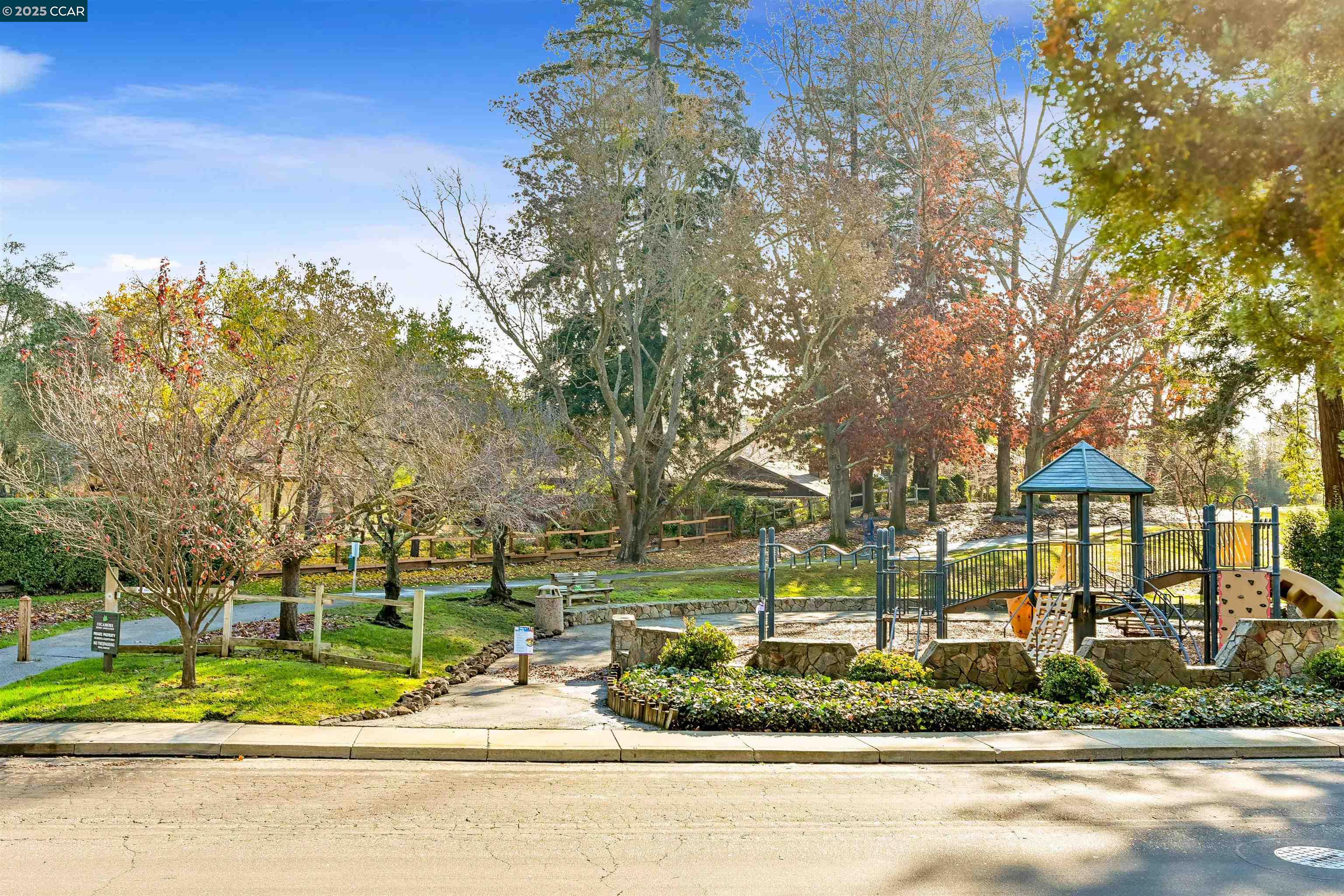 Detail Gallery Image 55 of 60 For 33 Leeds Ct E, Danville,  CA 94526 - 4 Beds | 2/1 Baths