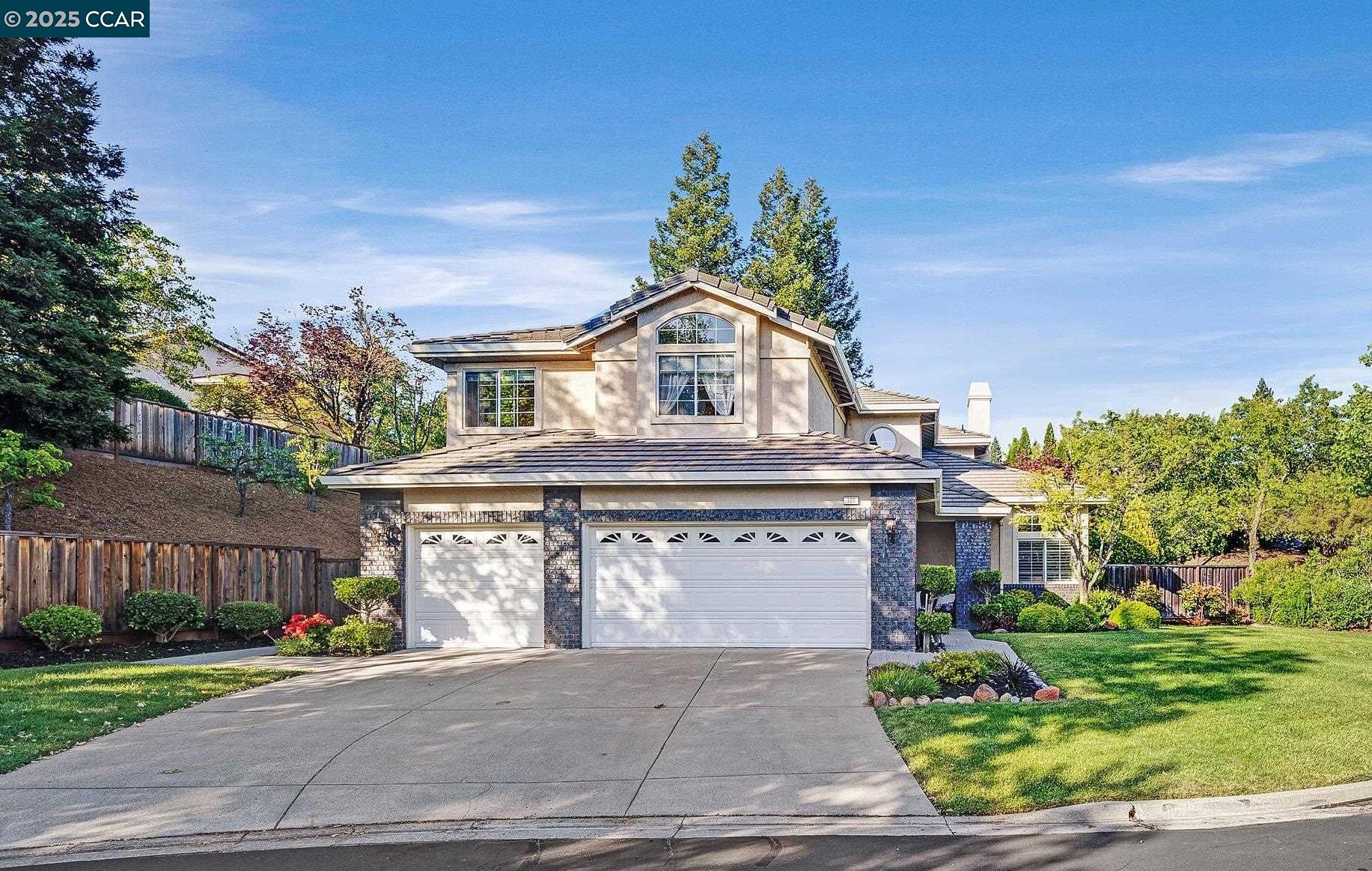 Detail Gallery Image 2 of 36 For 100 Bedford Ct, Danville,  CA 94506 - 5 Beds | 3 Baths