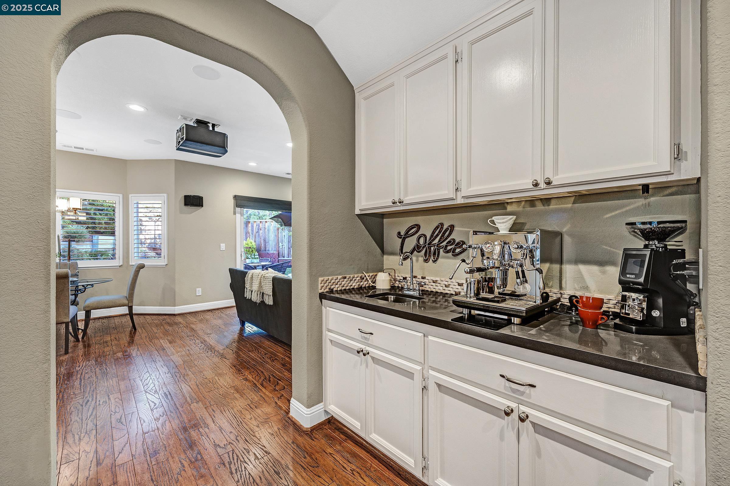 Detail Gallery Image 12 of 36 For 100 Bedford Ct, Danville,  CA 94506 - 5 Beds | 3 Baths