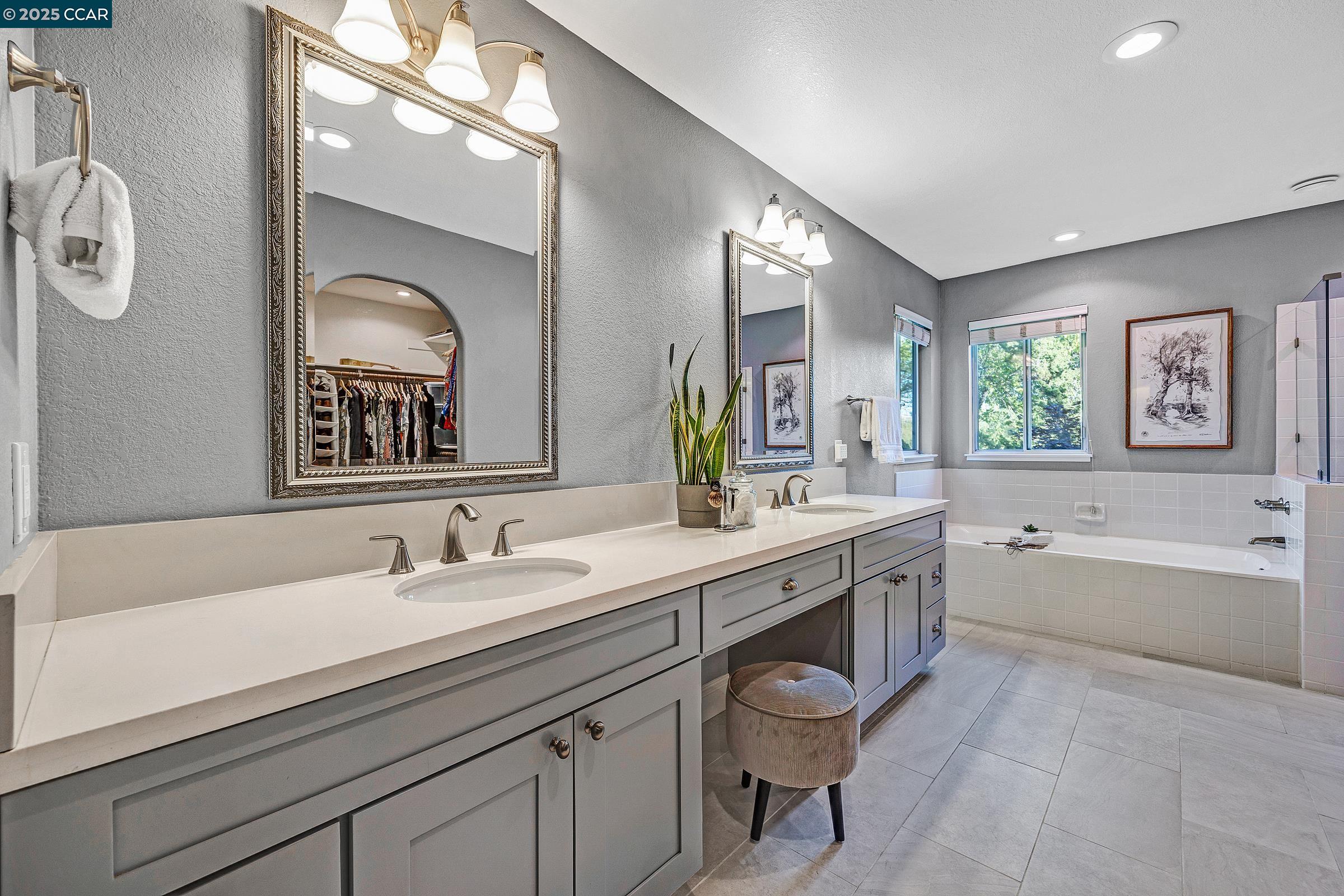 Detail Gallery Image 16 of 36 For 100 Bedford Ct, Danville,  CA 94506 - 5 Beds | 3 Baths