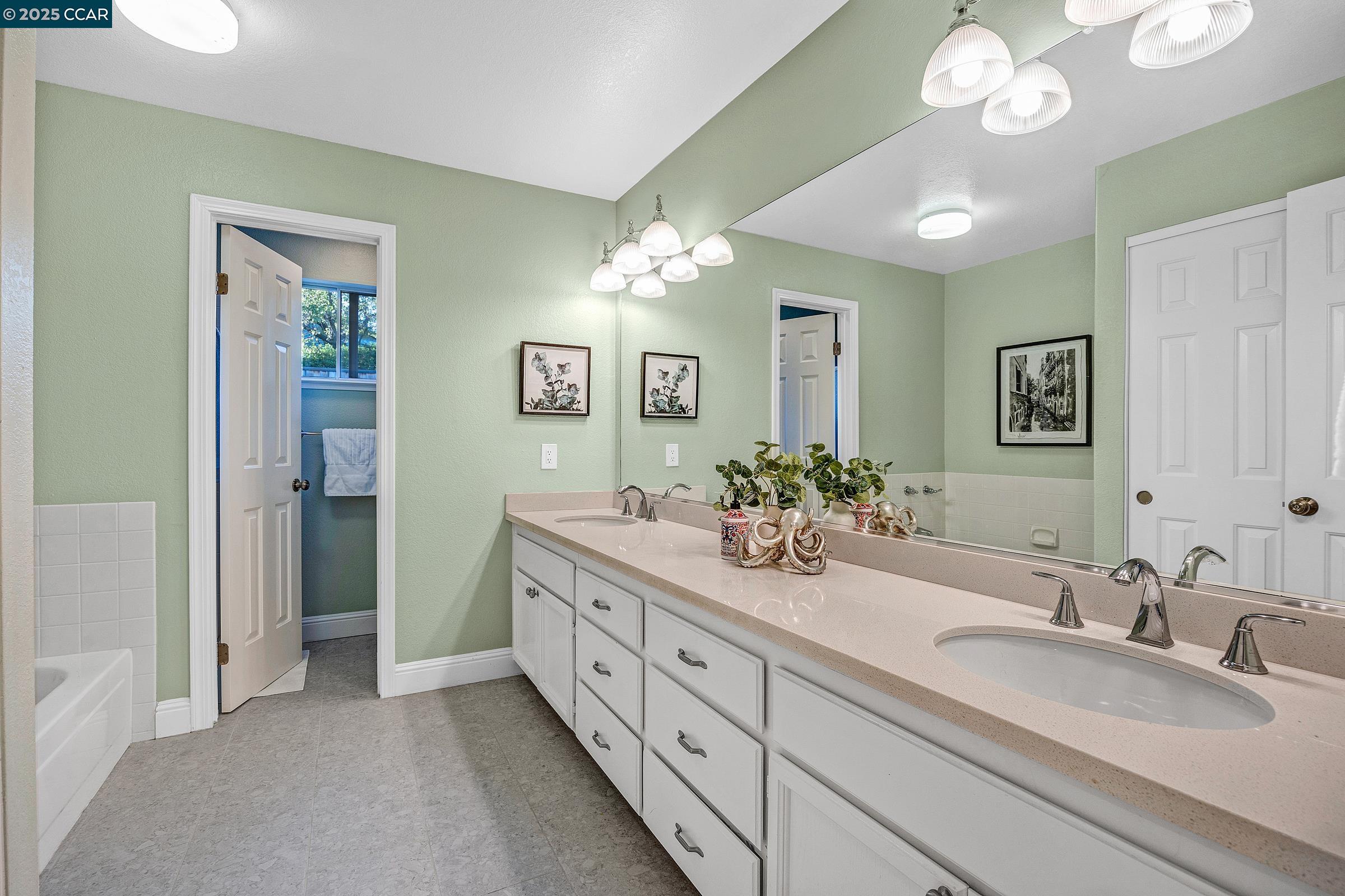 Detail Gallery Image 20 of 36 For 100 Bedford Ct, Danville,  CA 94506 - 5 Beds | 3 Baths