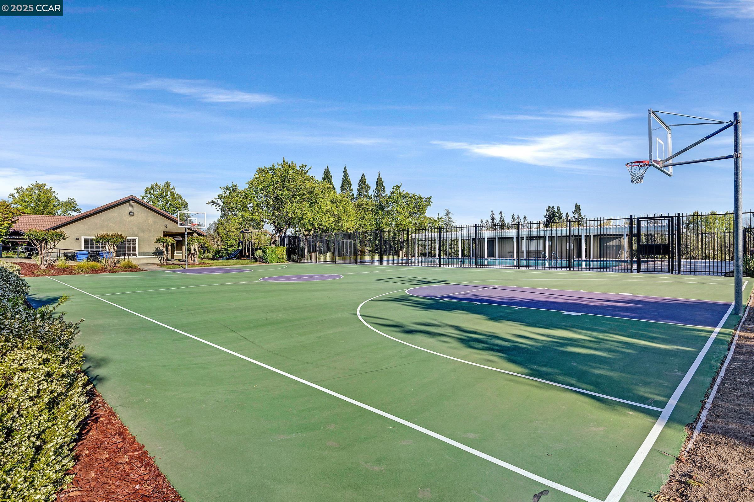 Detail Gallery Image 28 of 36 For 100 Bedford Ct, Danville,  CA 94506 - 5 Beds | 3 Baths