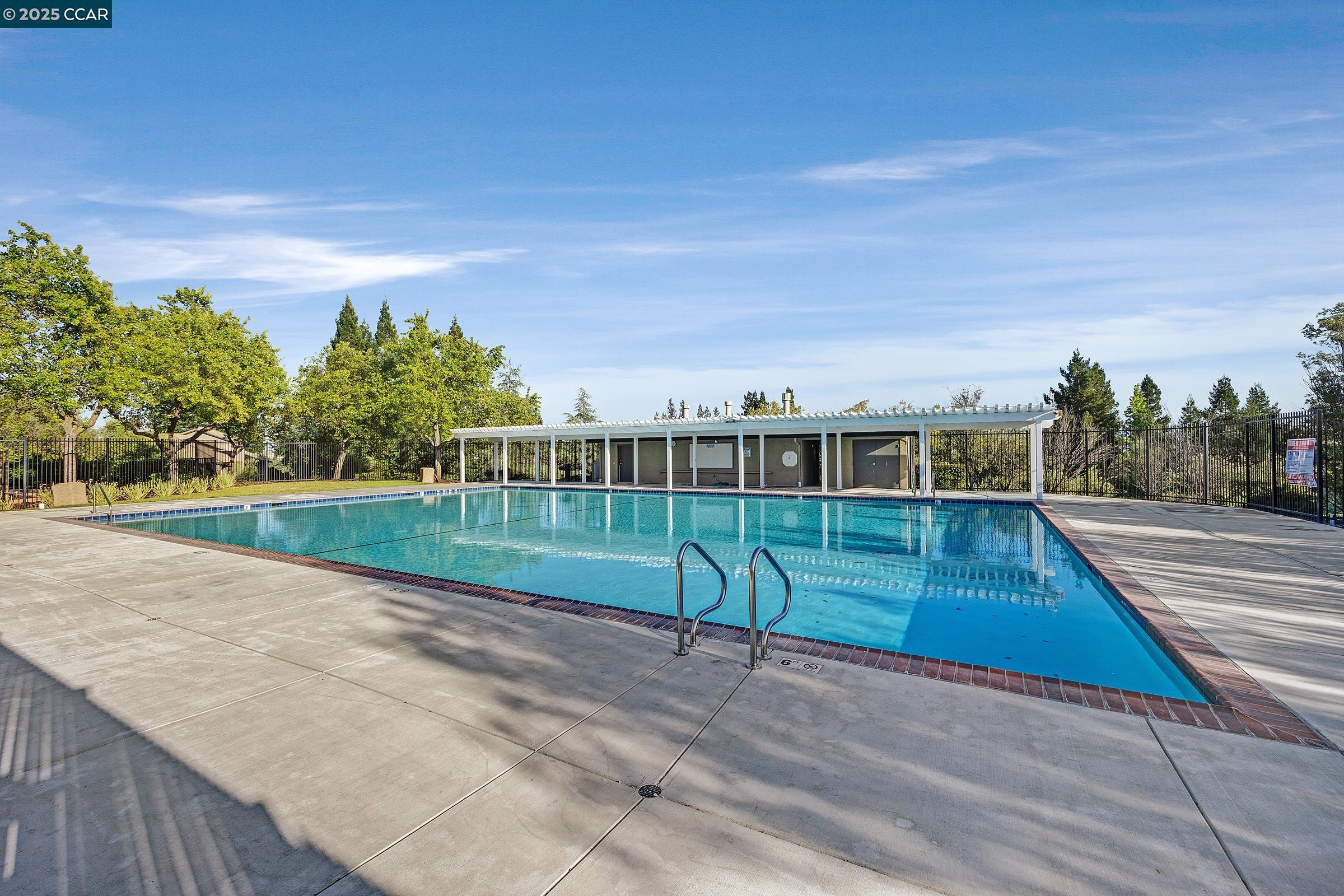 Detail Gallery Image 29 of 36 For 100 Bedford Ct, Danville,  CA 94506 - 5 Beds | 3 Baths